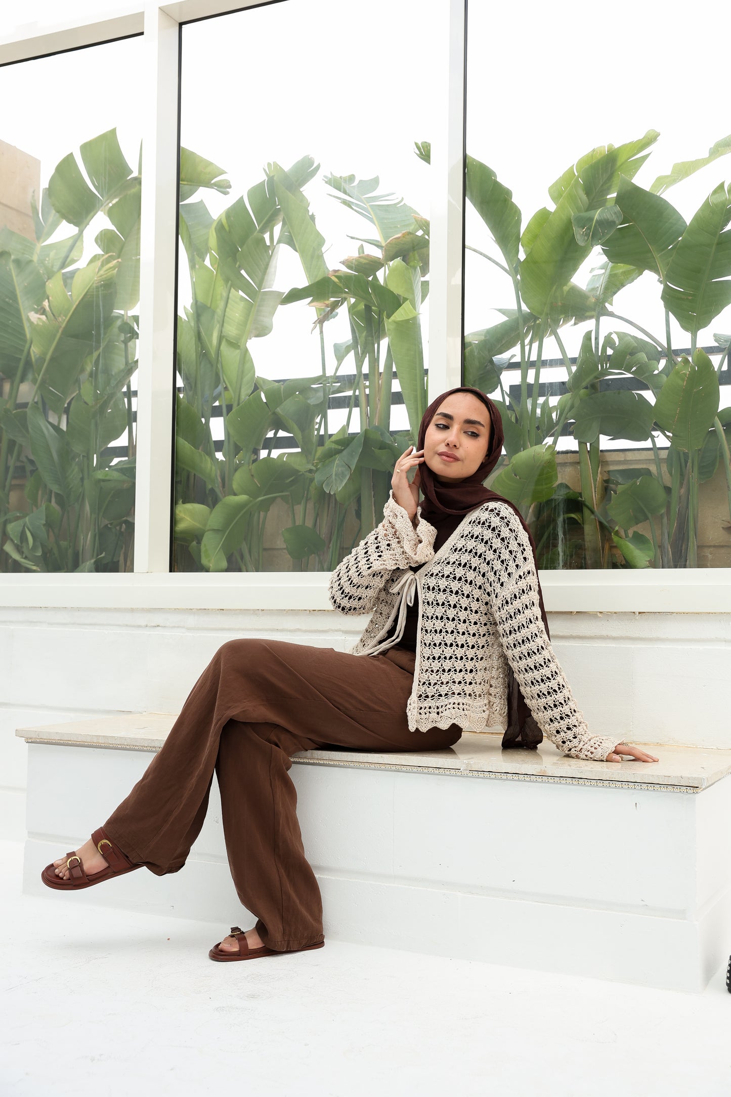 Knitted cardigan in beige كاردجن من التريكو باللون البيج