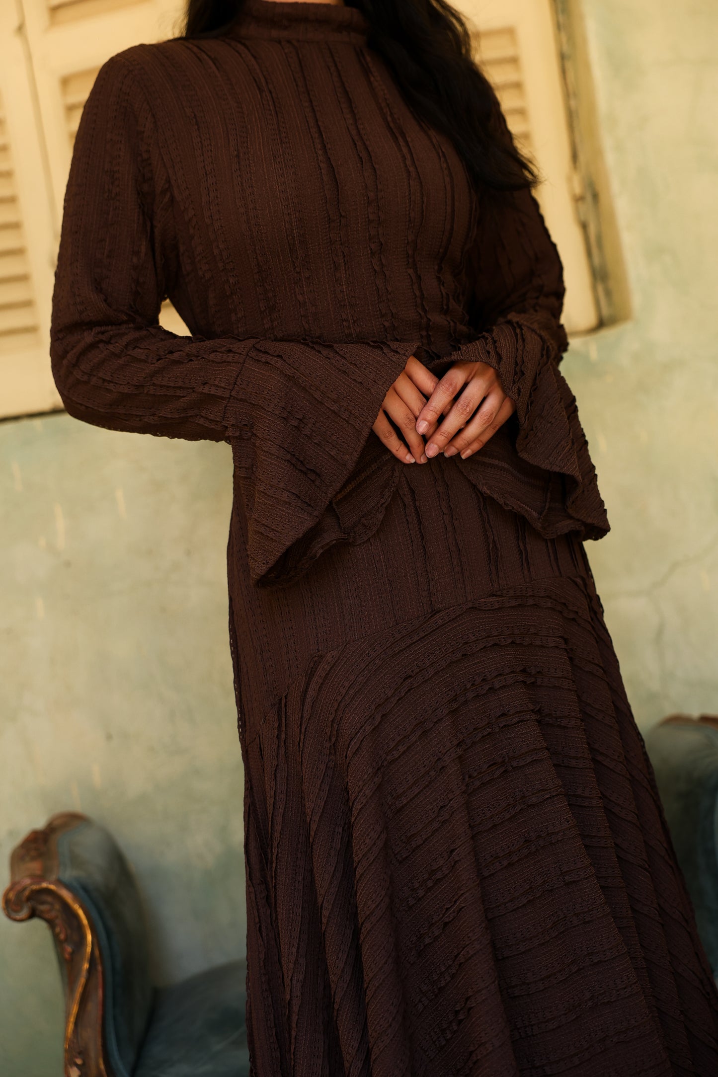 Lace wave dress in brown