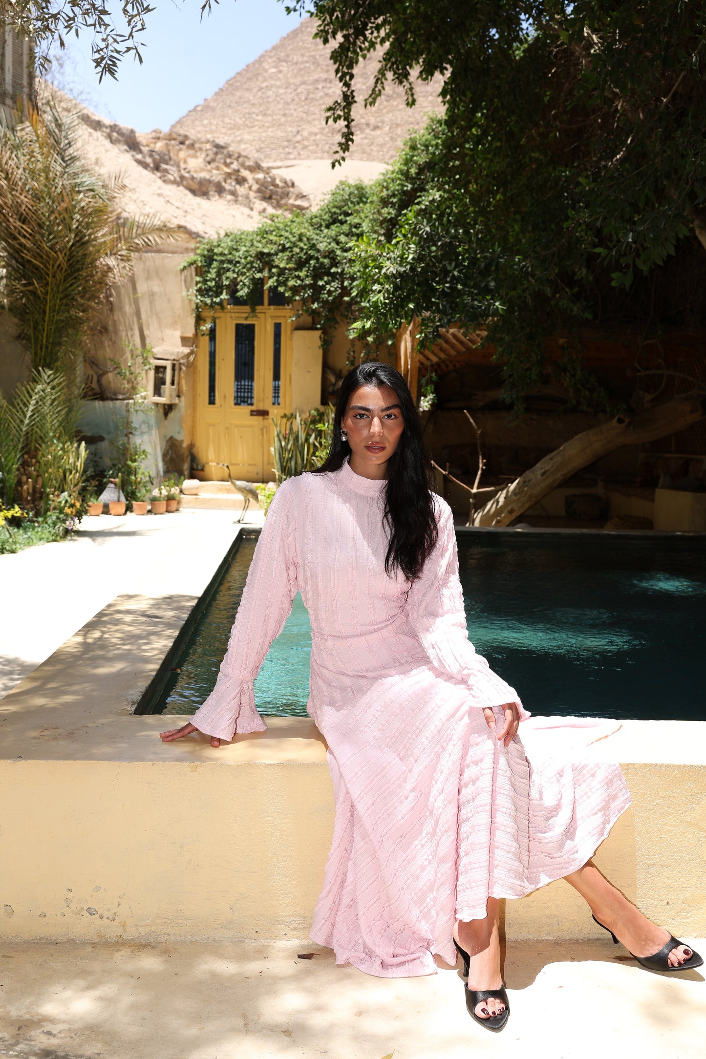 Lace wave dress in Pink