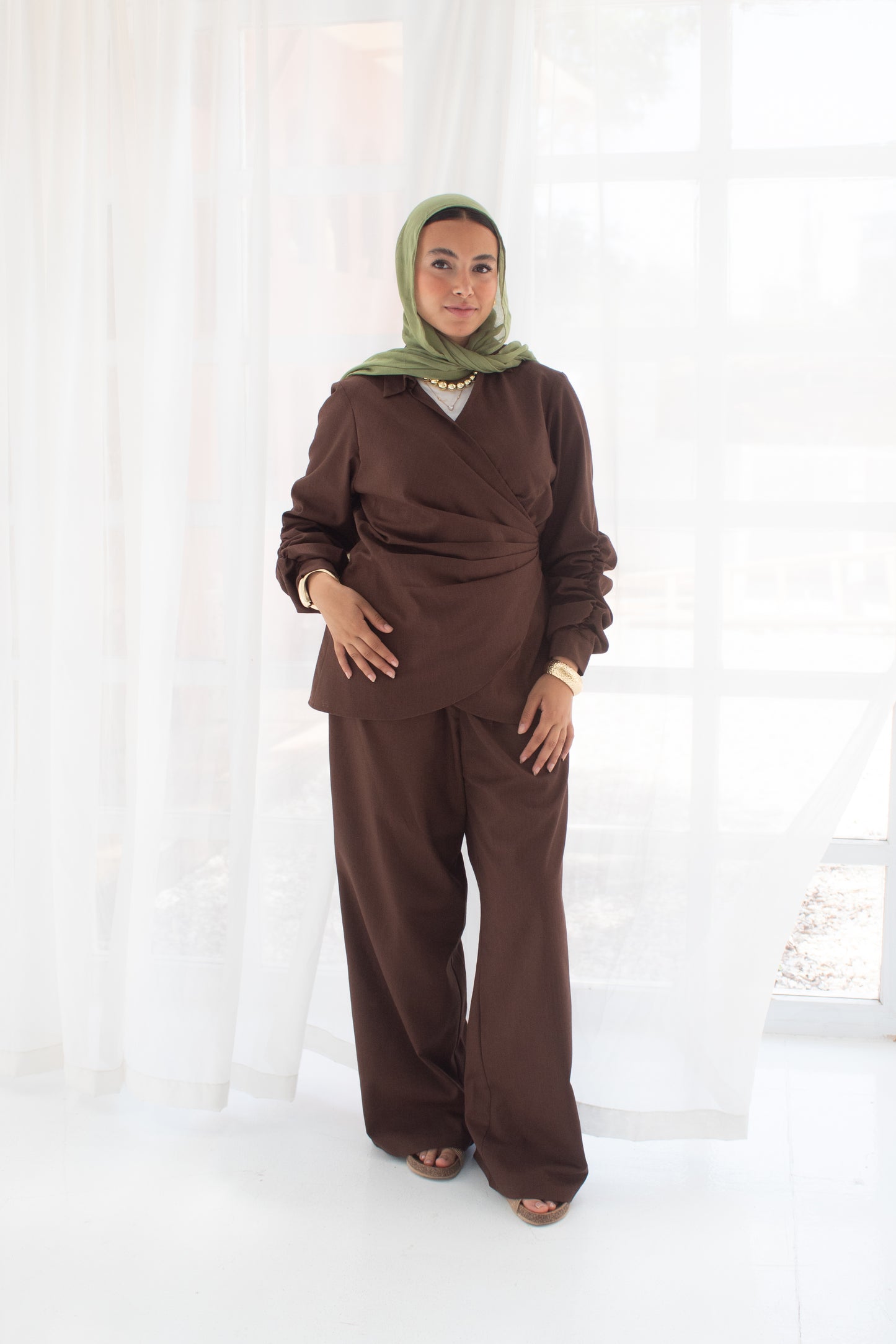 Dark chocolate linen set
