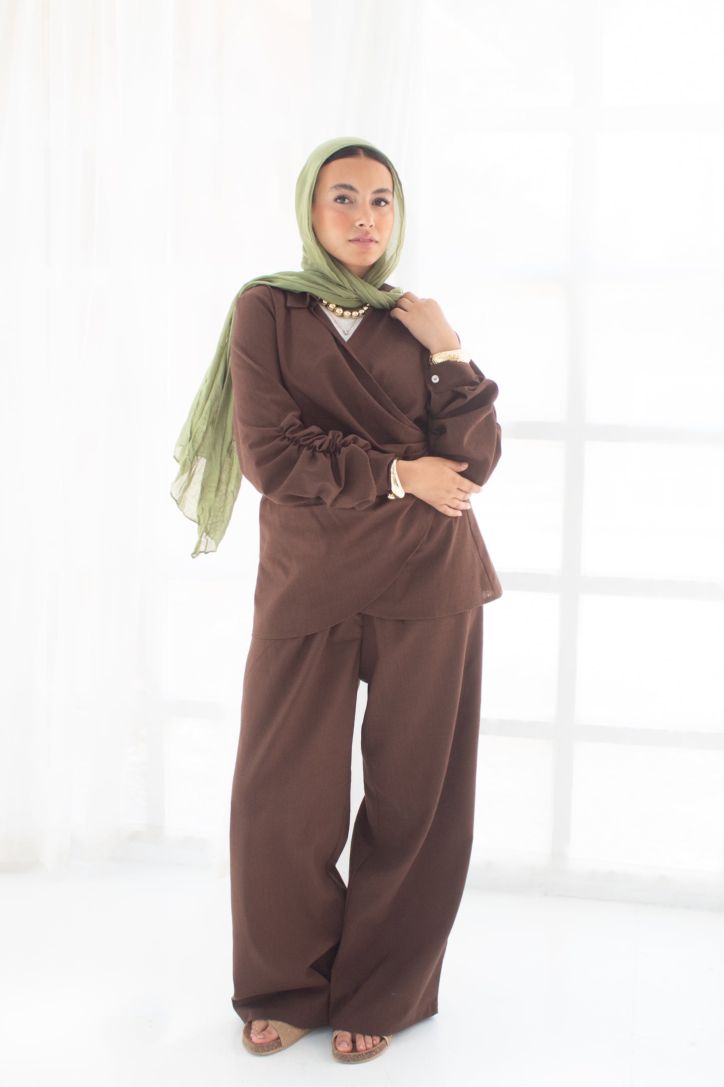 Dark chocolate linen set