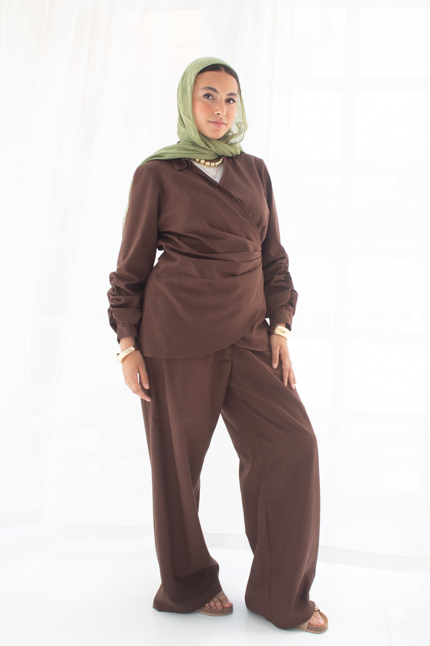 Dark chocolate linen set