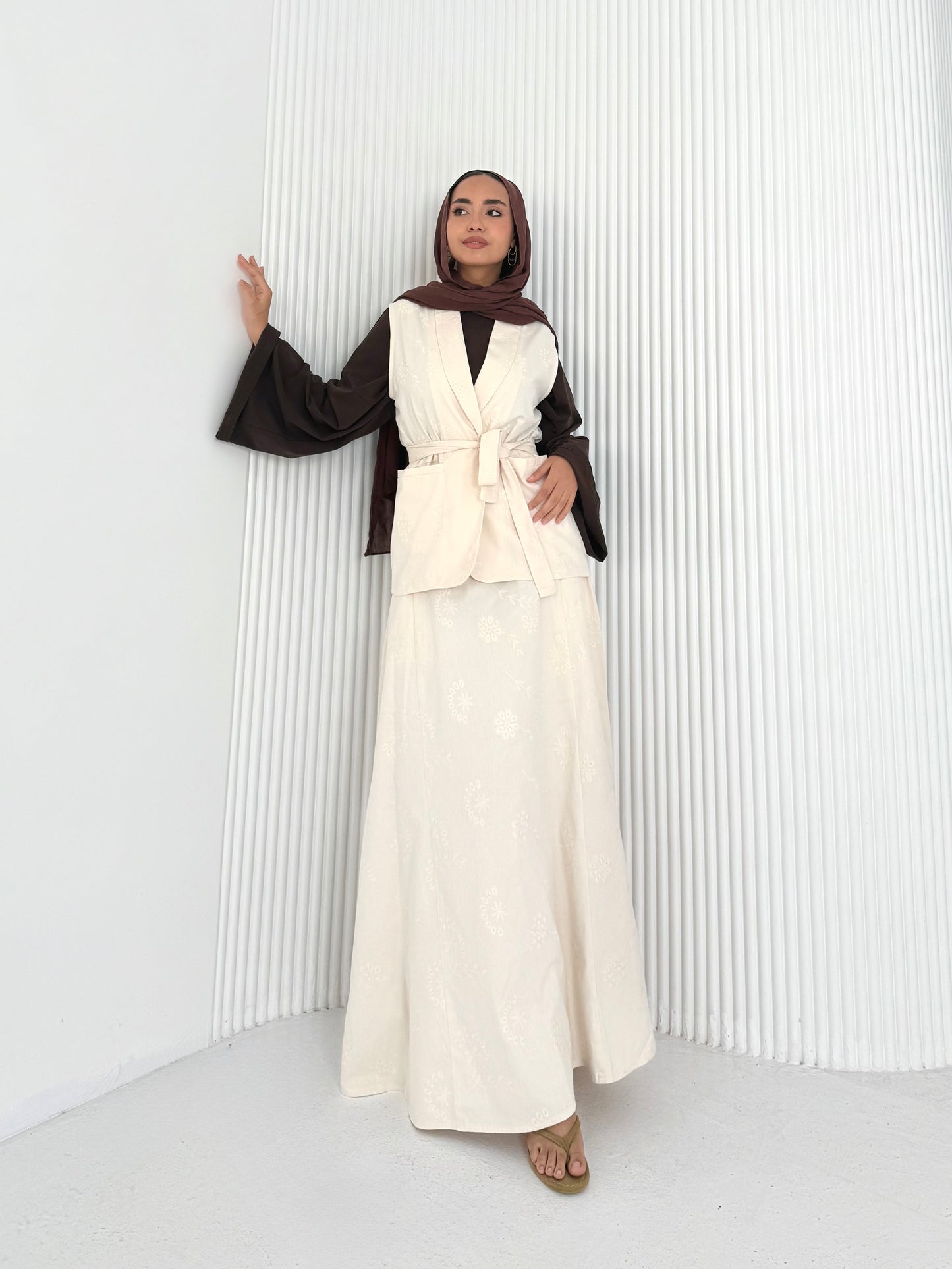 Beige embroidered gabardine vest set