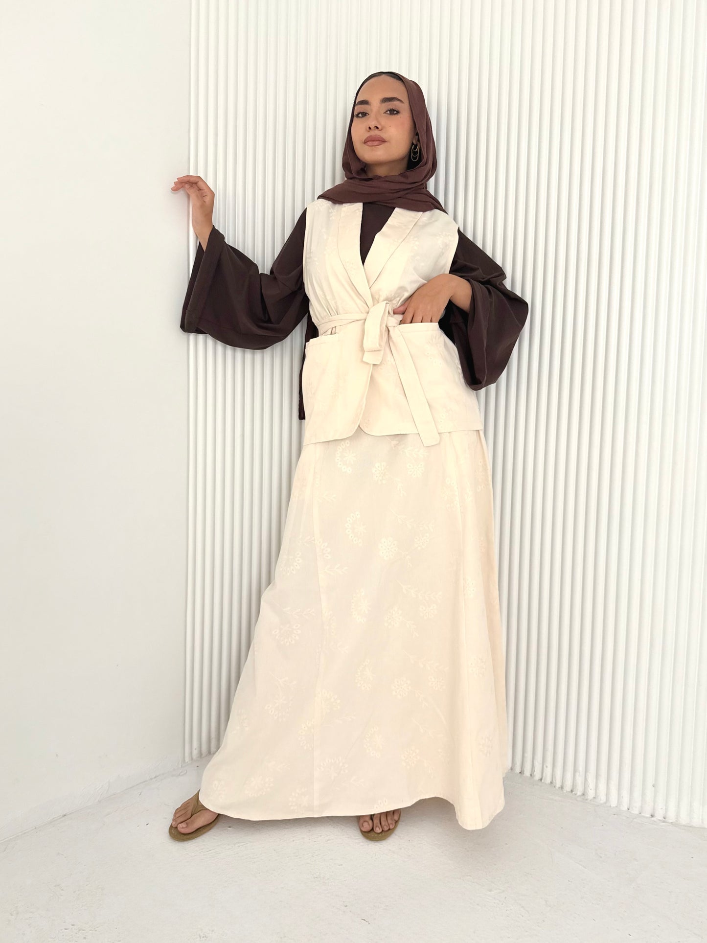 Beige embroidered gabardine vest set