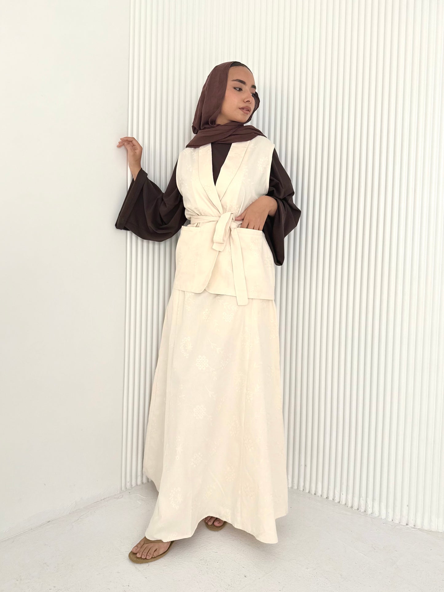Beige embroidered gabardine vest set