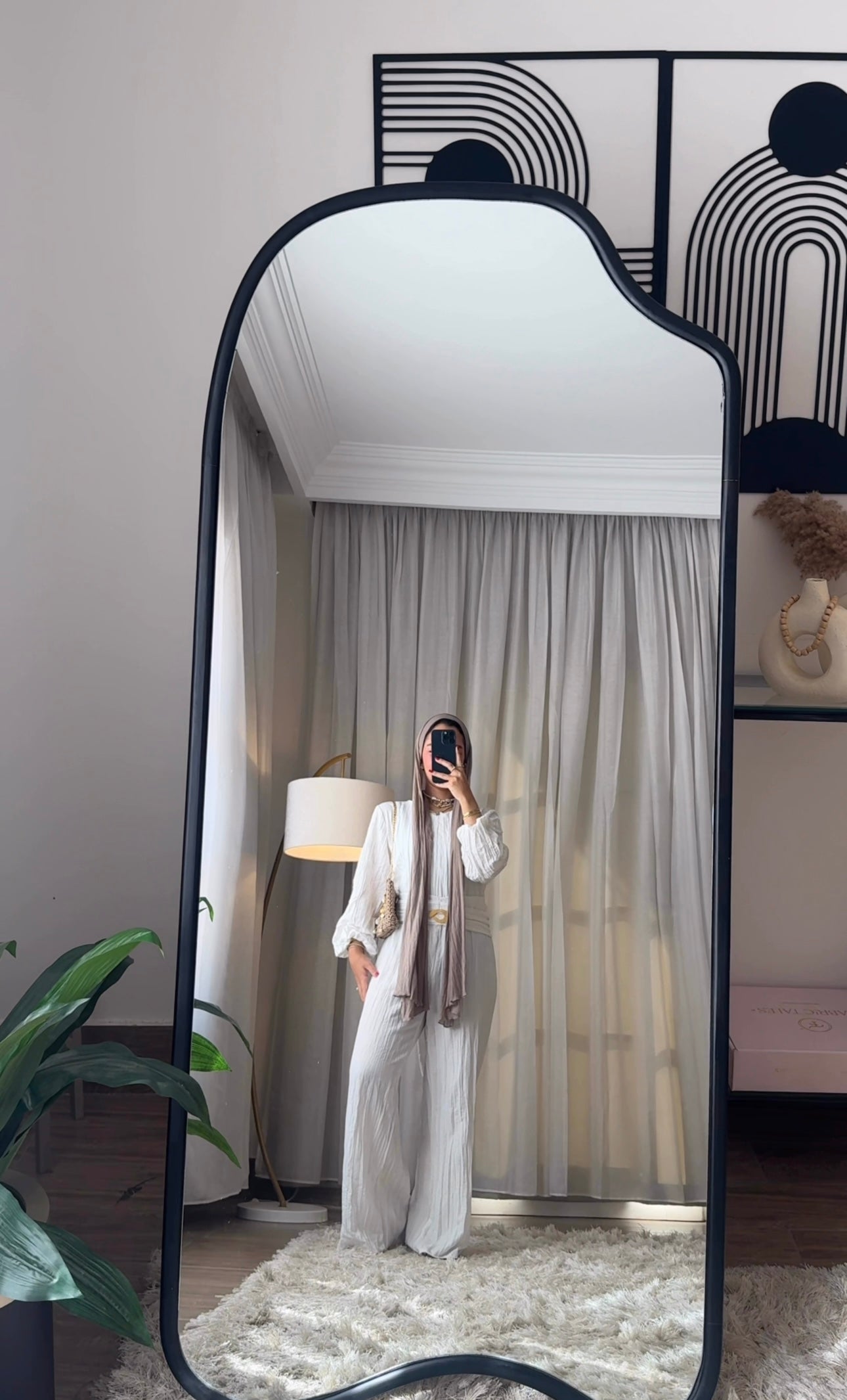Shimmered crashed cotton jumpsuit in white golden brooch