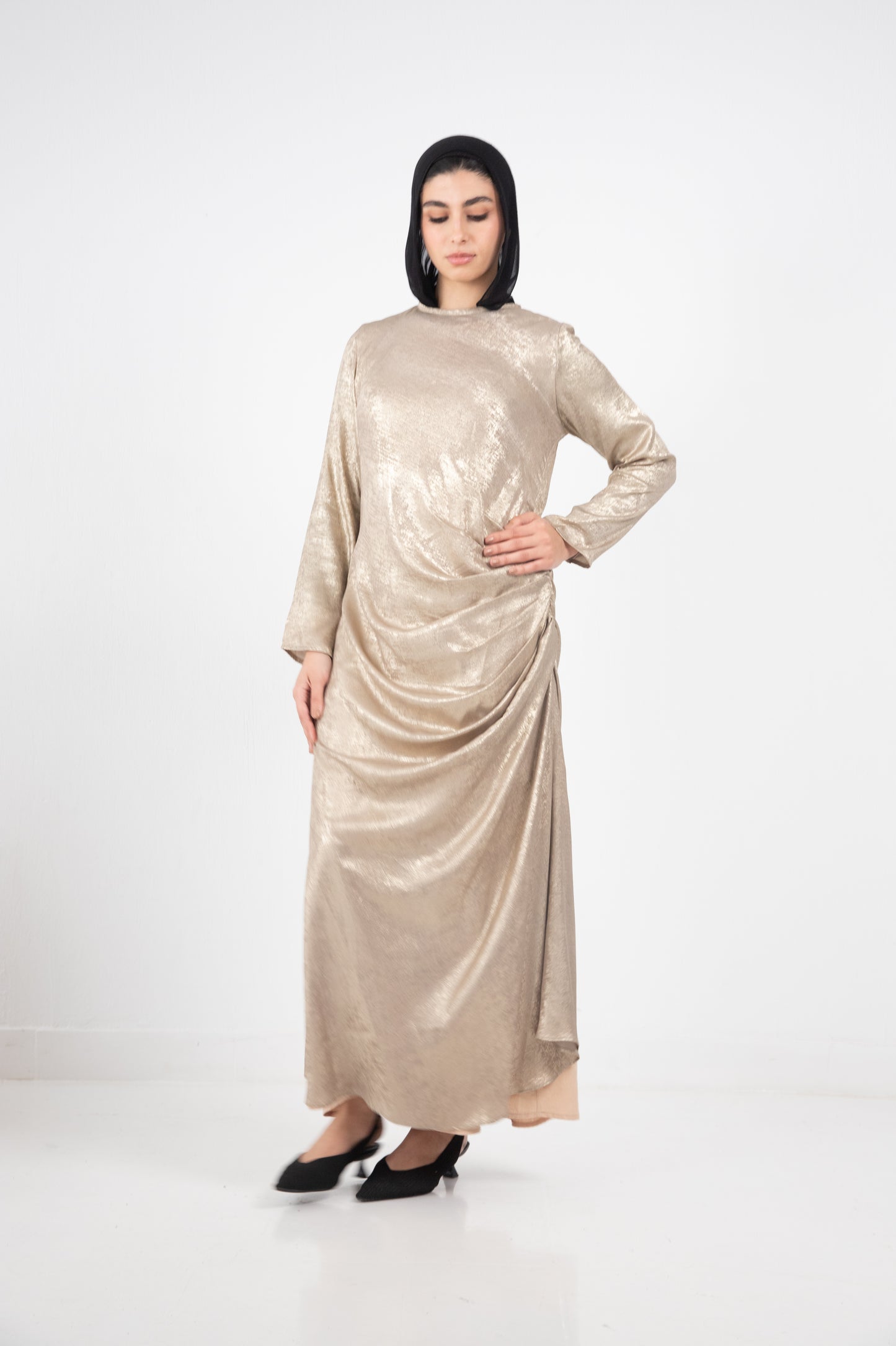 Soirée golden shimmer satin dress