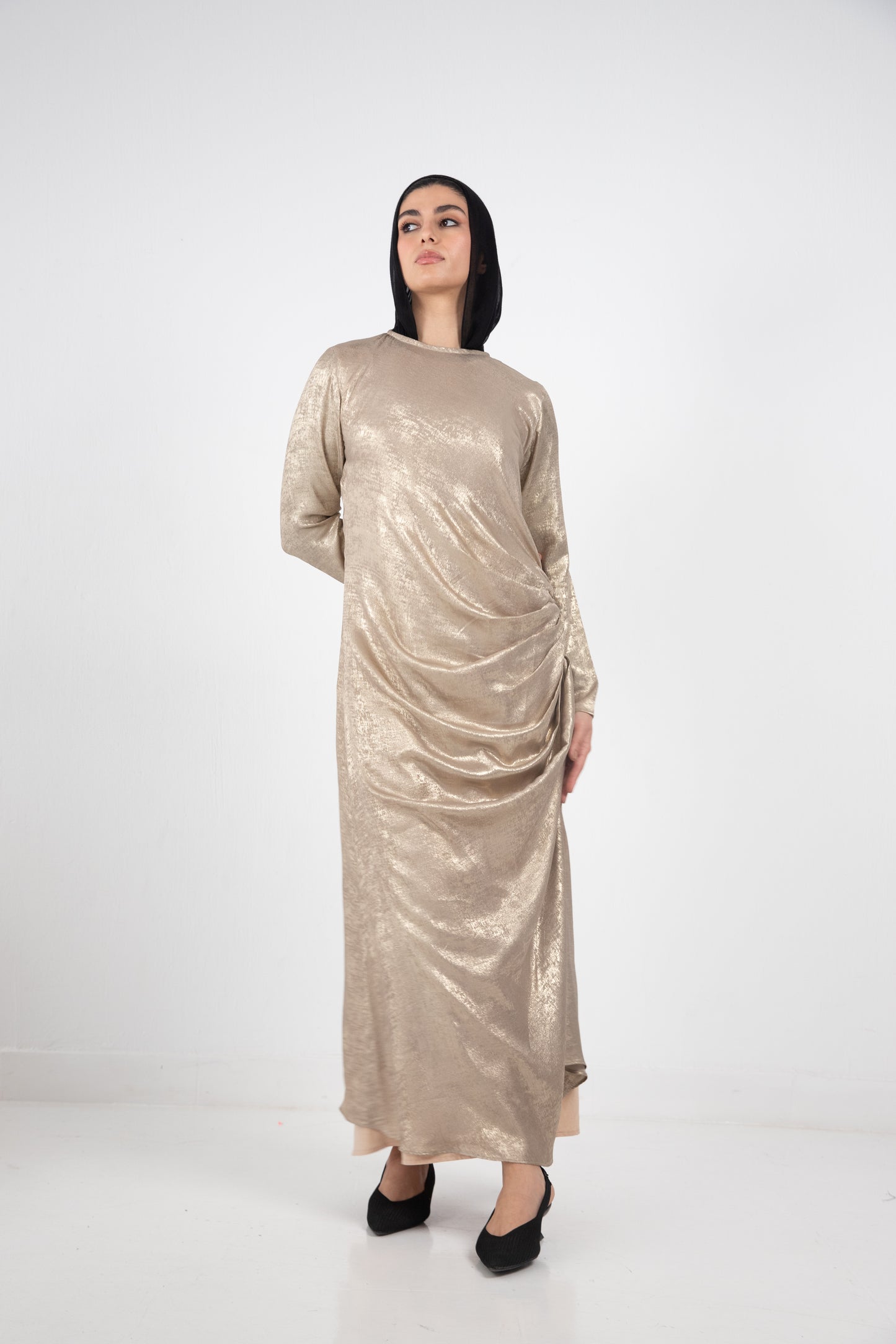 Soirée golden shimmer satin dress