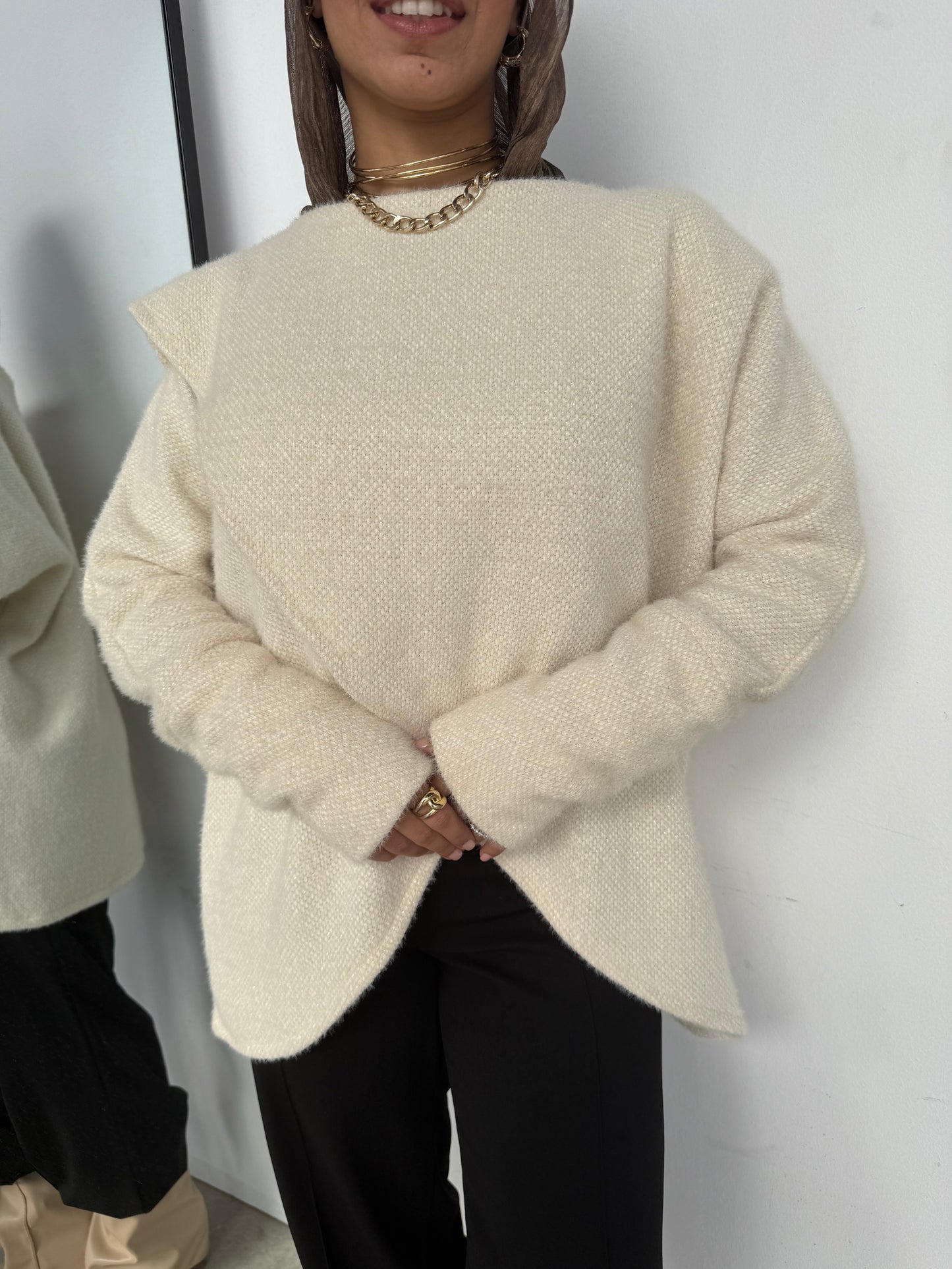 Shimmered knitted cross top in off white