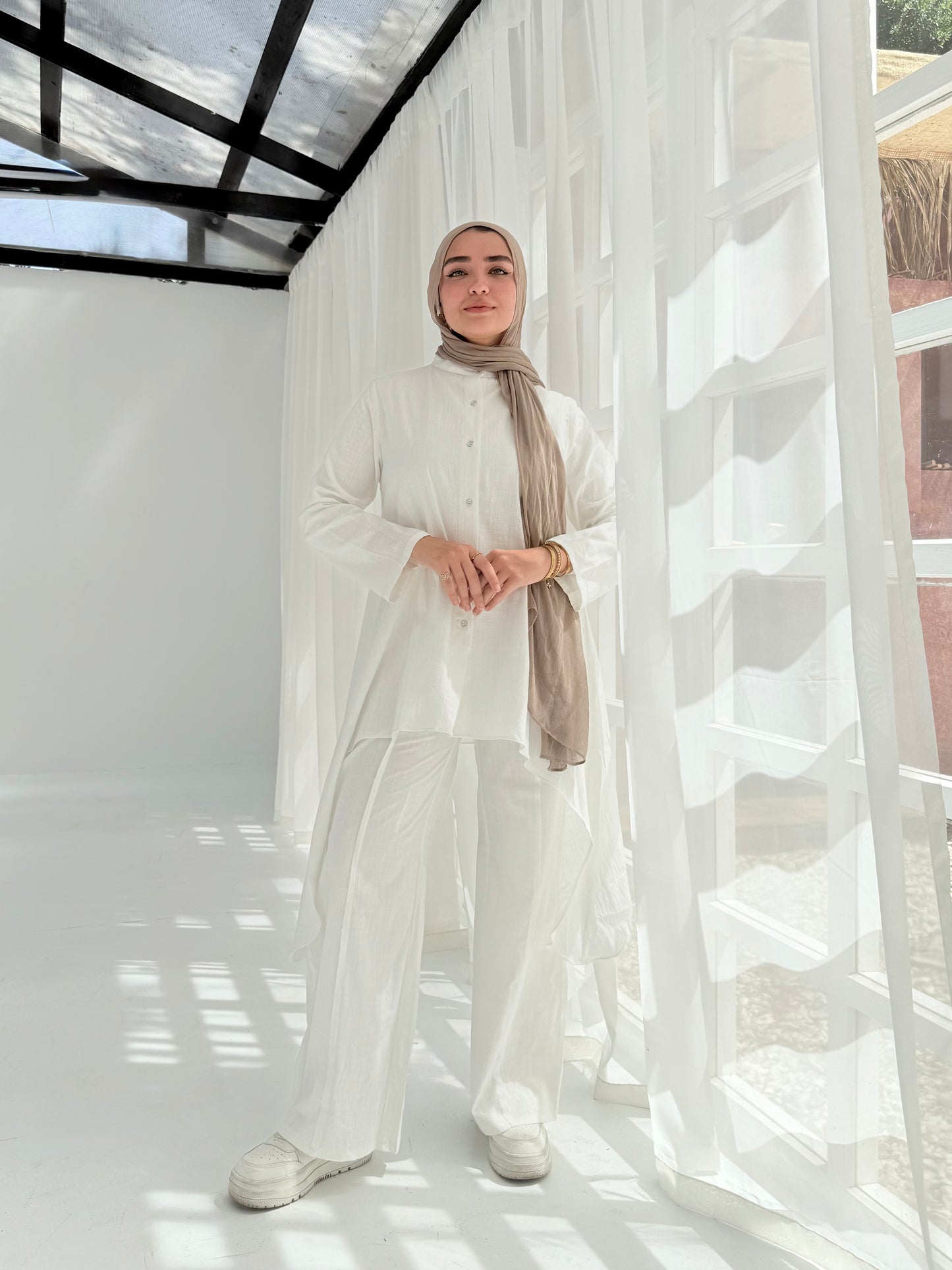 Shimmery linen set in white