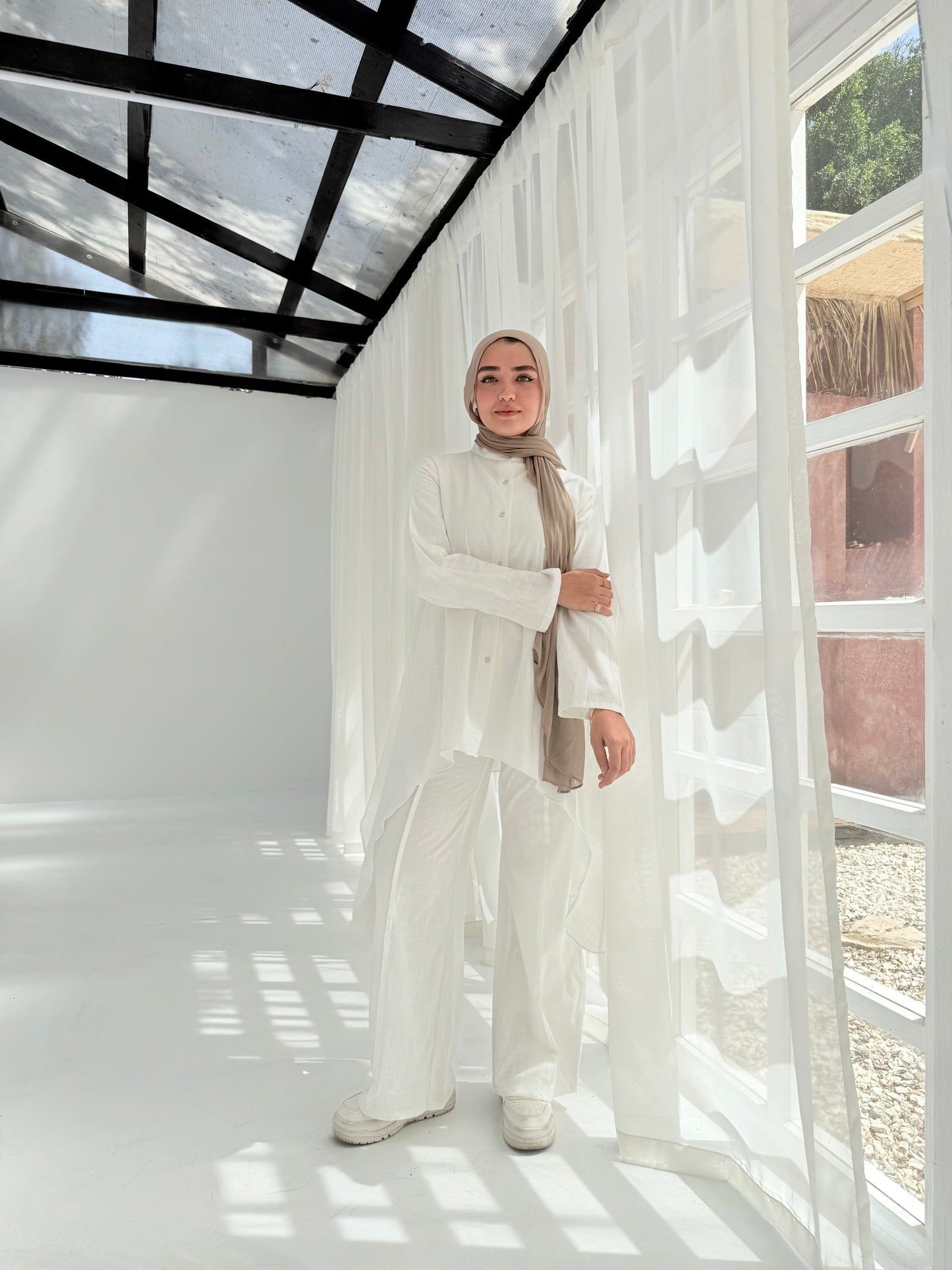 Shimmery linen set in white