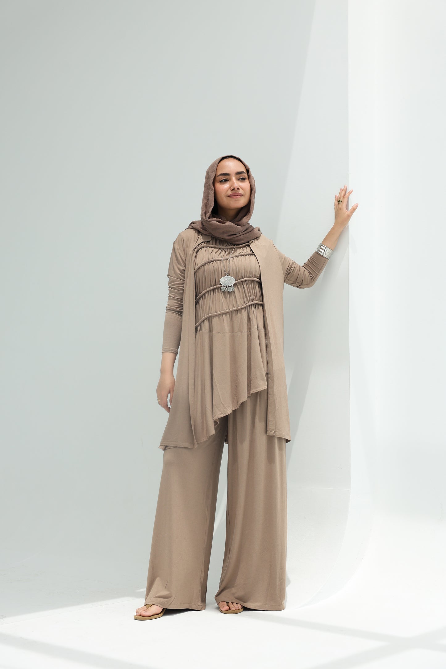 Moana set in beige