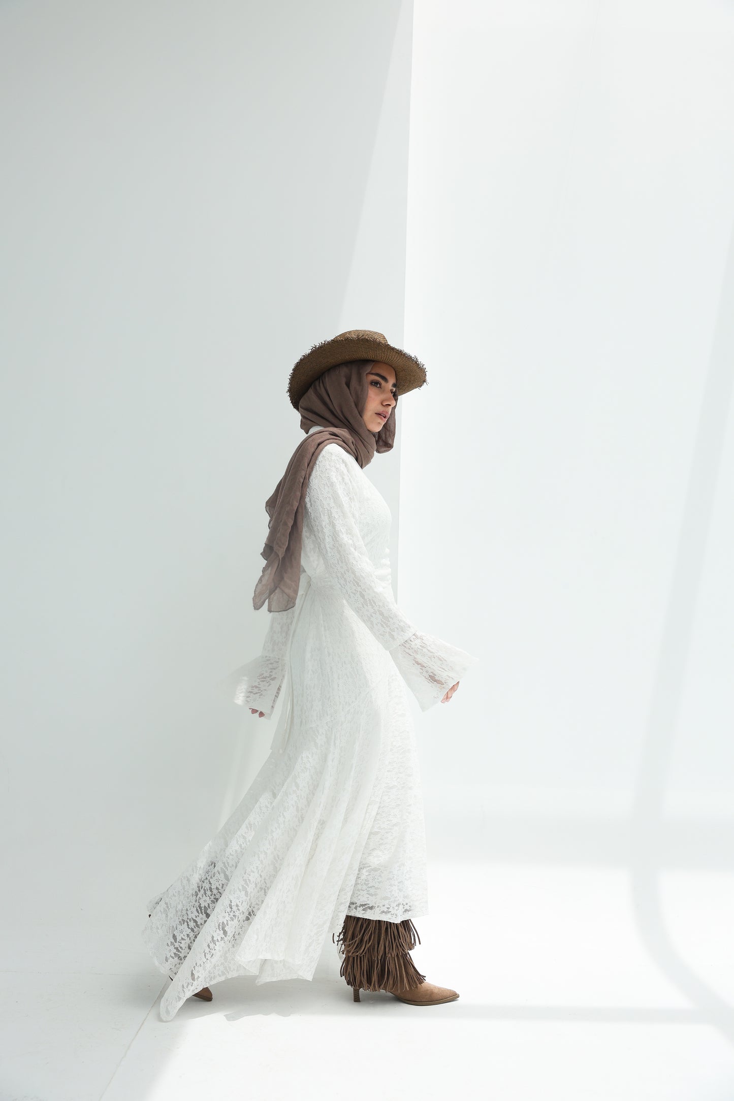 Lace flowery dress in White