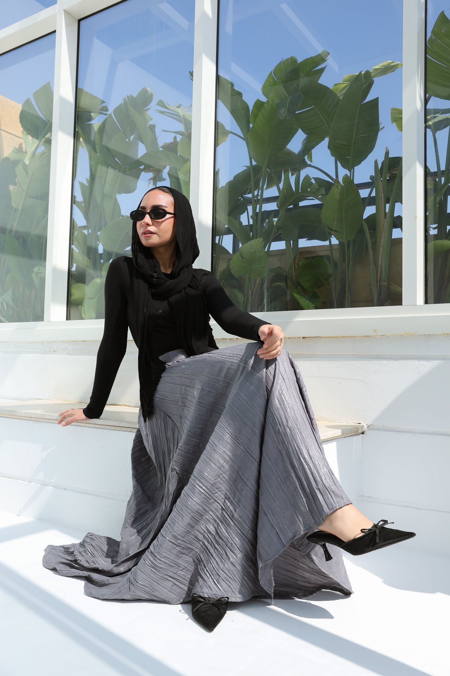 Crushed skirt in shimmered Gray  تنورة بكسرات من القطن الرمادي بلمعة خفيف