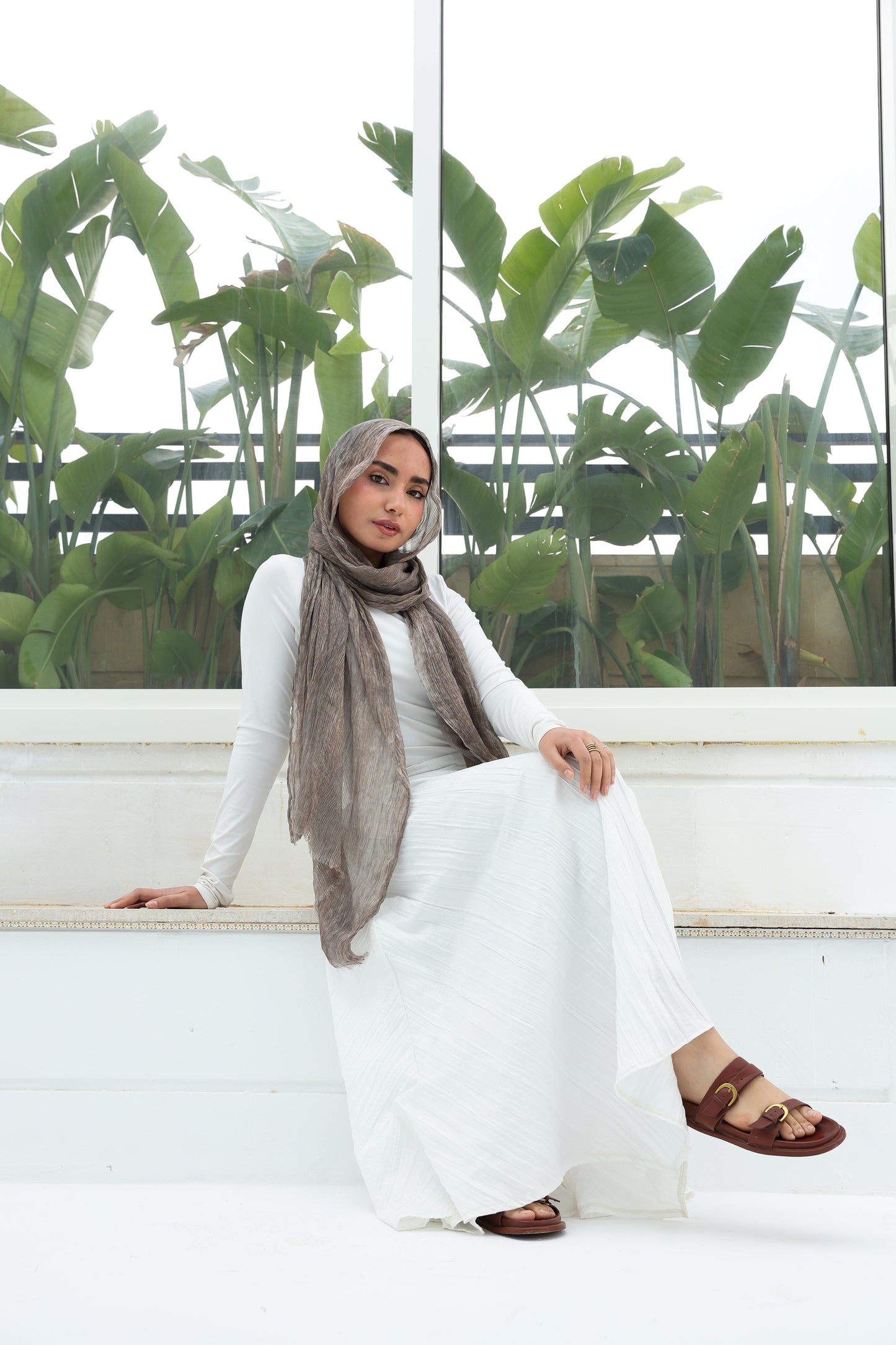 Crushed skirt in shimmered White cotton تنورة بكسرات من القطن  أبيض بلمعه خفيفه