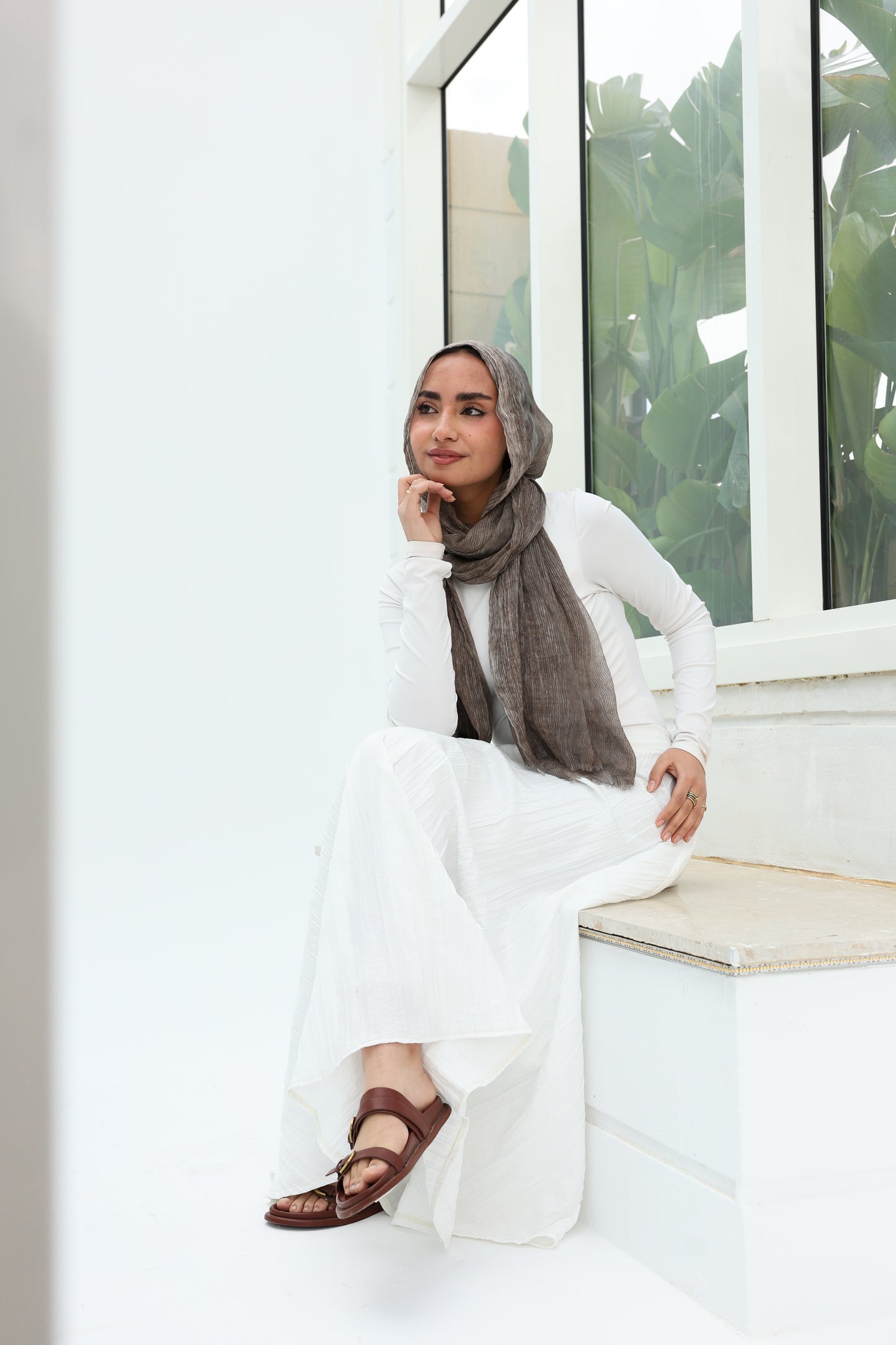 Crushed skirt in shimmered White cotton تنورة بكسرات من القطن  أبيض بلمعه خفيفه