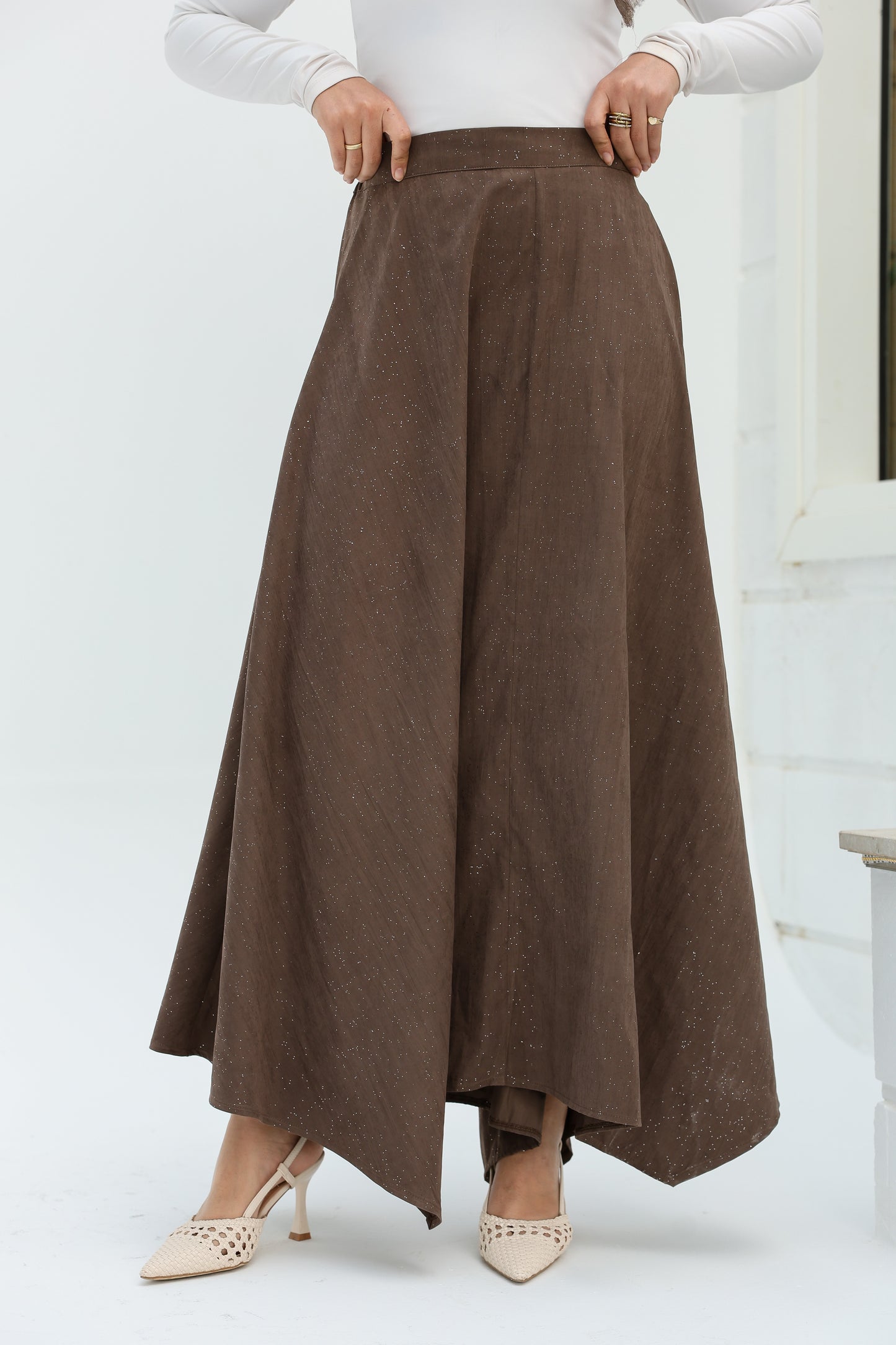 Crushed skirt in shimmered brown تنورة بكسرات بلون البني بلمعة خفيفه