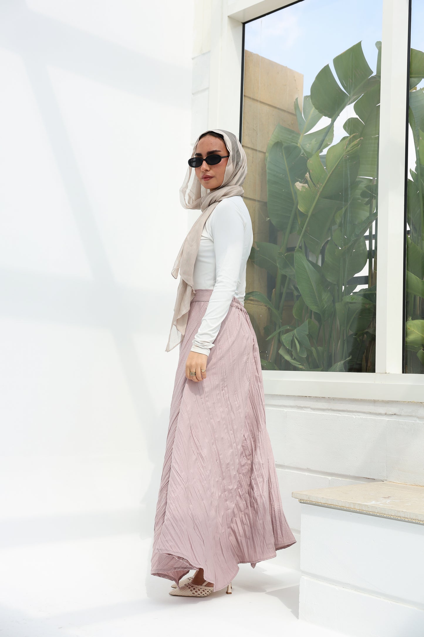 Crushed skirt in shimmered Kashmir تنورة بكسرات من القطن كشمير بلمعة خفيف