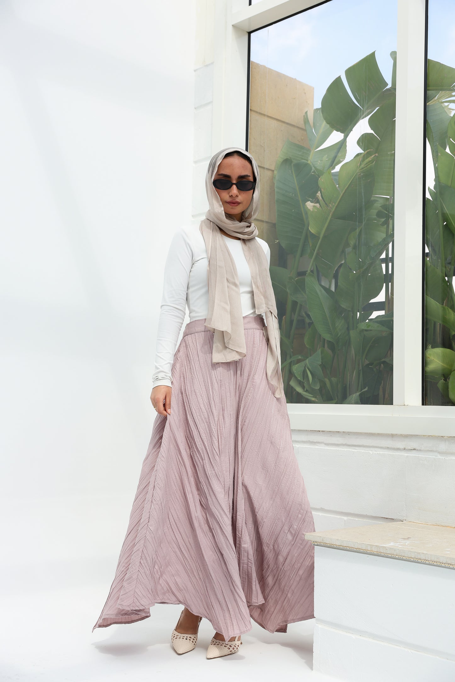 Crushed skirt in shimmered Kashmir تنورة بكسرات من القطن كشمير بلمعة خفيف