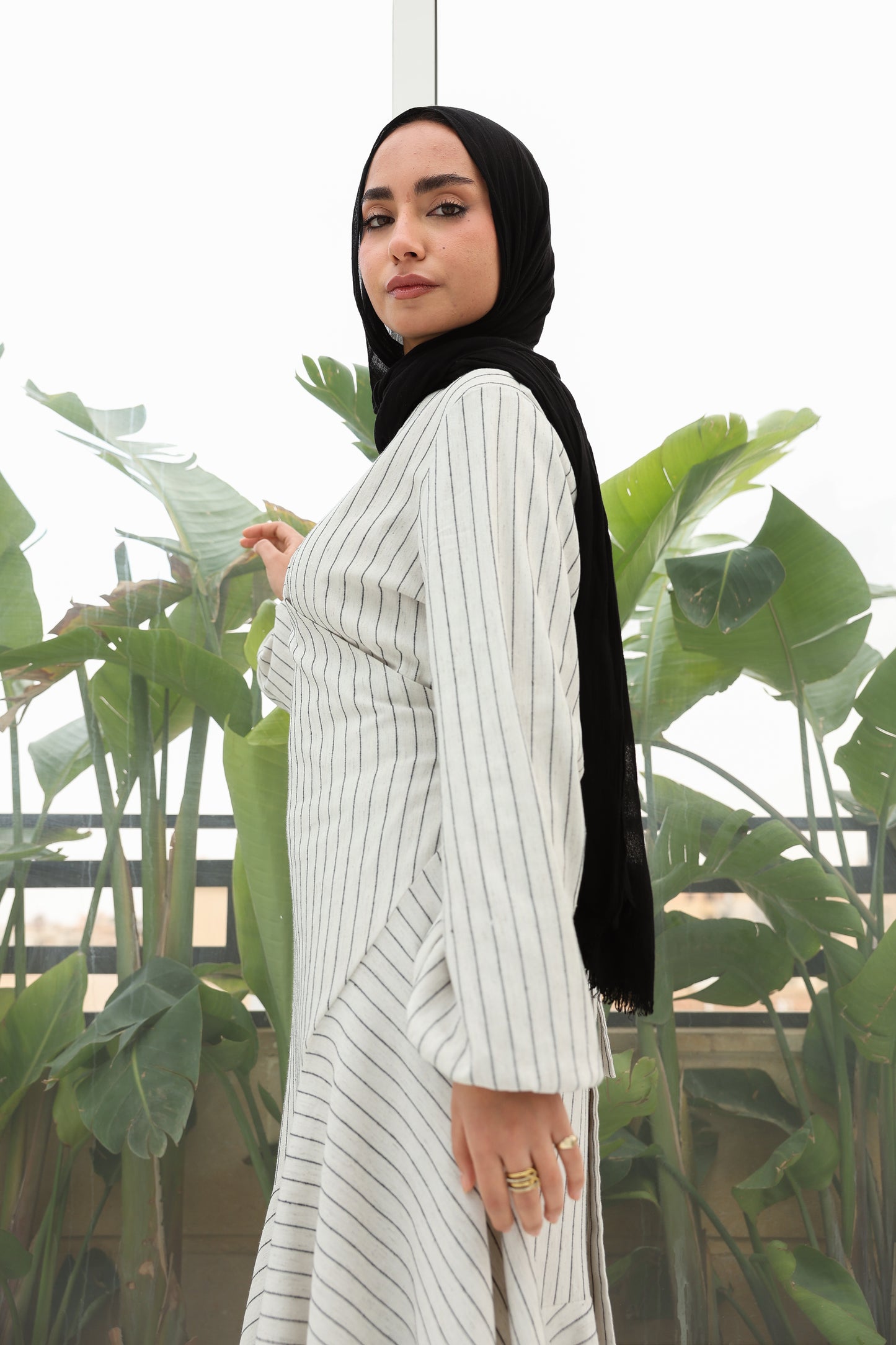 Wrap striped linen in beige   فستان كتان مخطط بلون البيج بنمط اللف