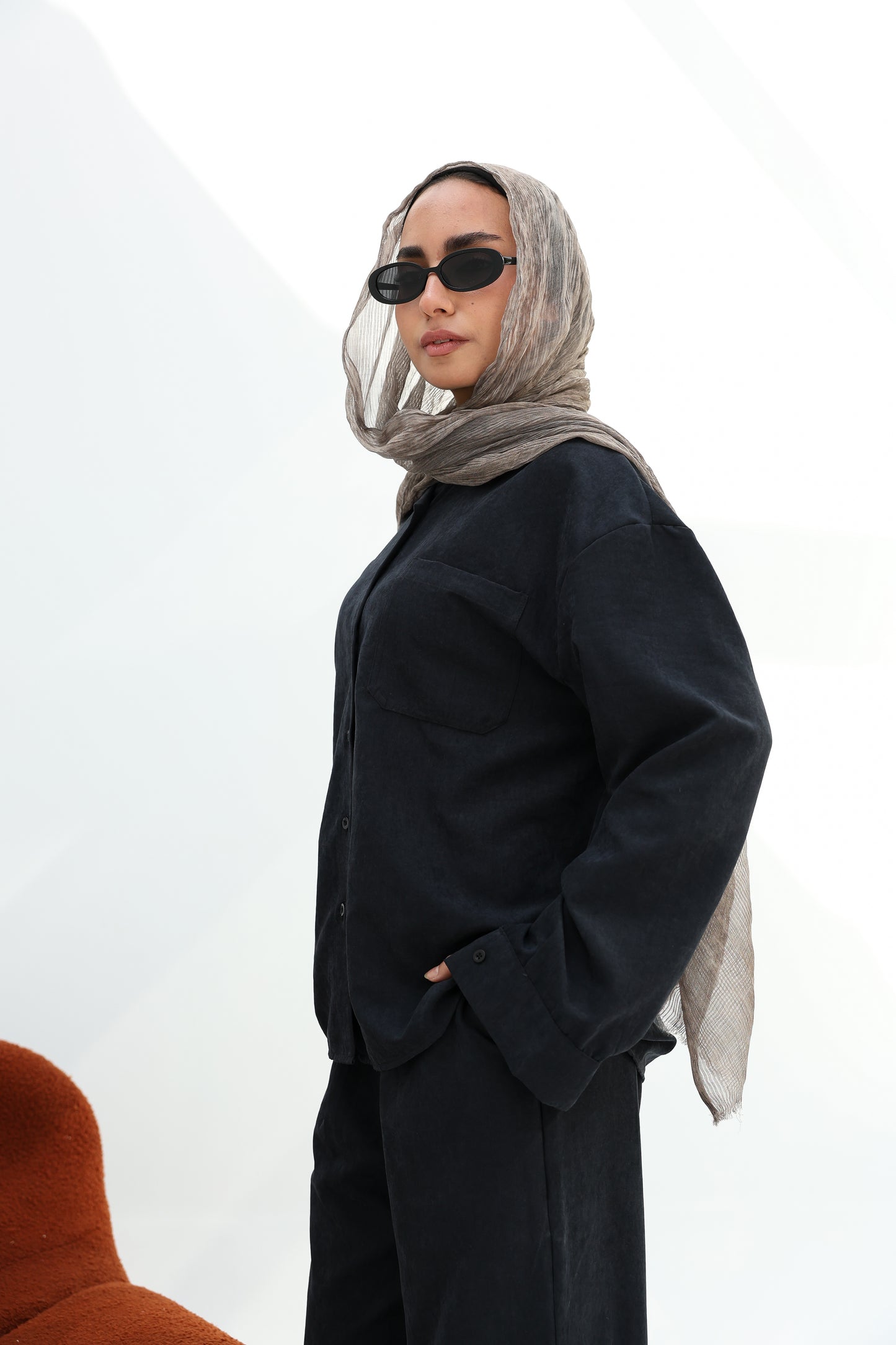 "Versatile Cobra-fabric shirt in old navy قميص من خامة الكوبرا بلون الازرق.