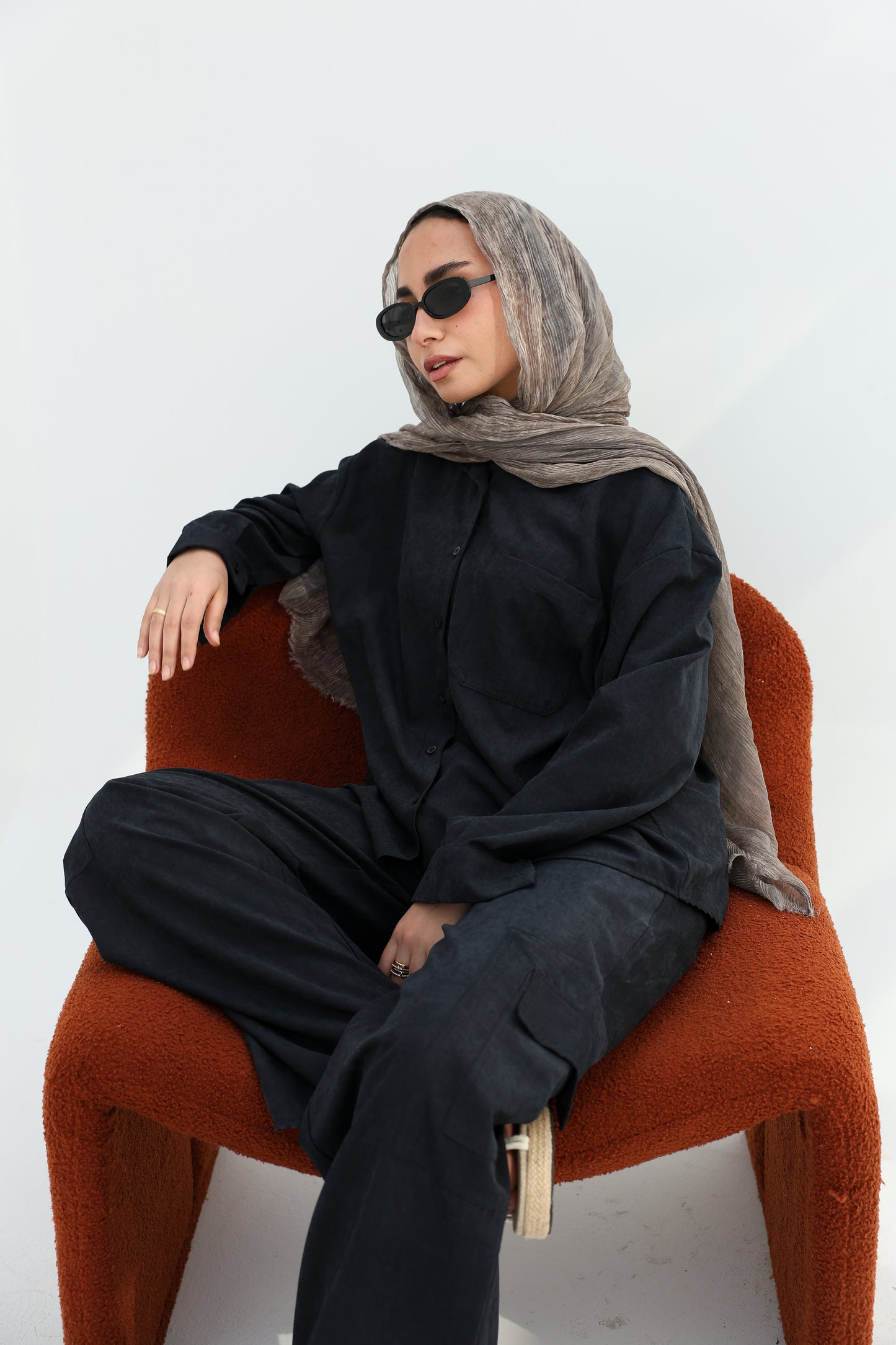 "Versatile Cobra-fabric shirt in old navy قميص من خامة الكوبرا بلون الازرق.