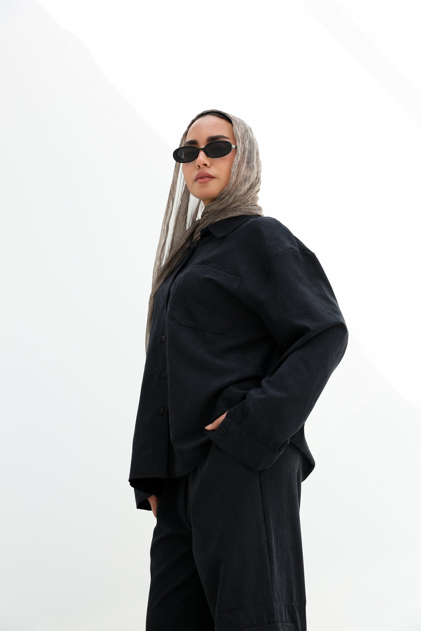 "Versatile Cobra-fabric shirt in old navy قميص من خامة الكوبرا بلون الازرق.