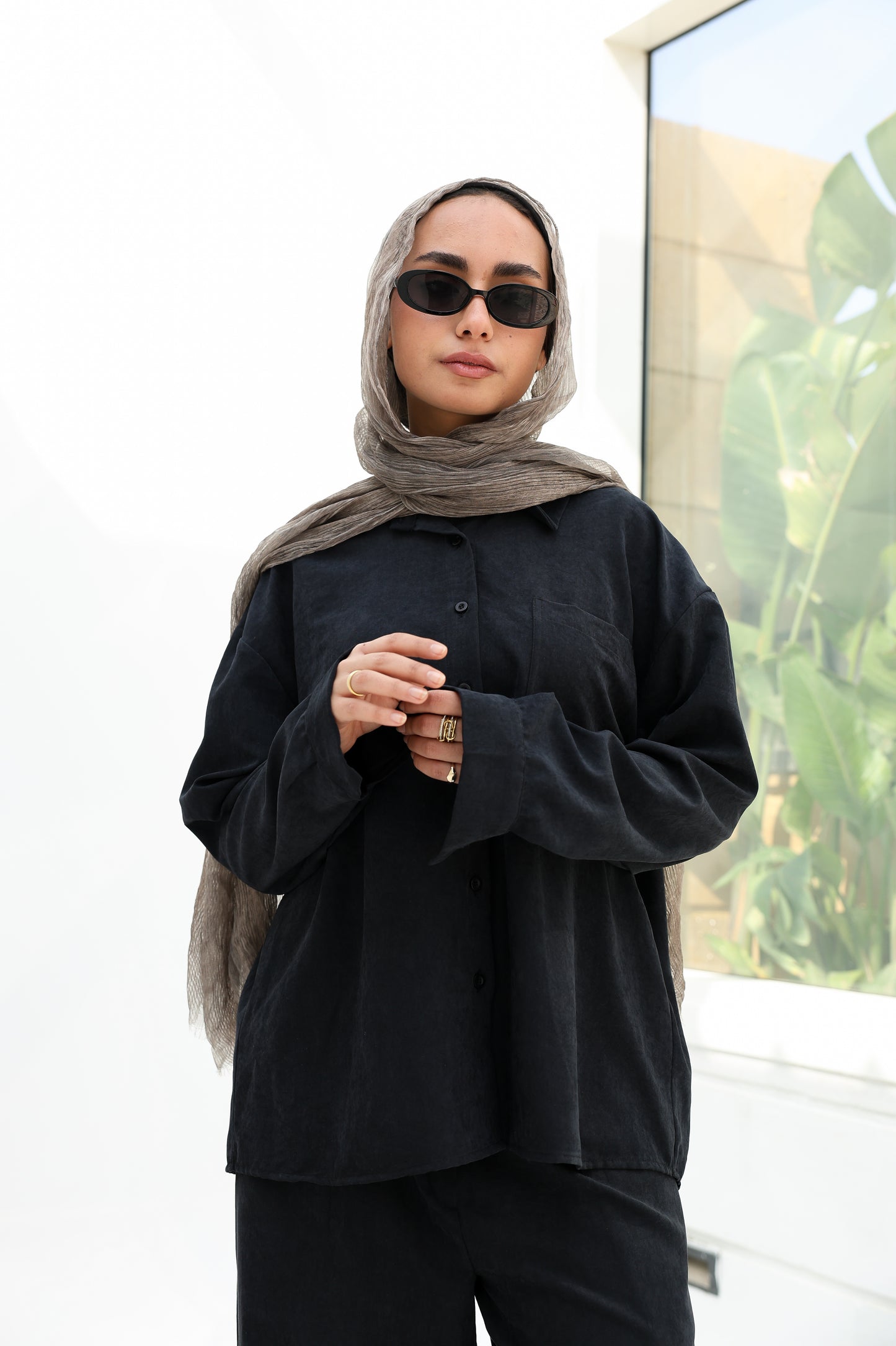 "Versatile Cobra-fabric shirt in old navy قميص من خامة الكوبرا بلون الازرق.