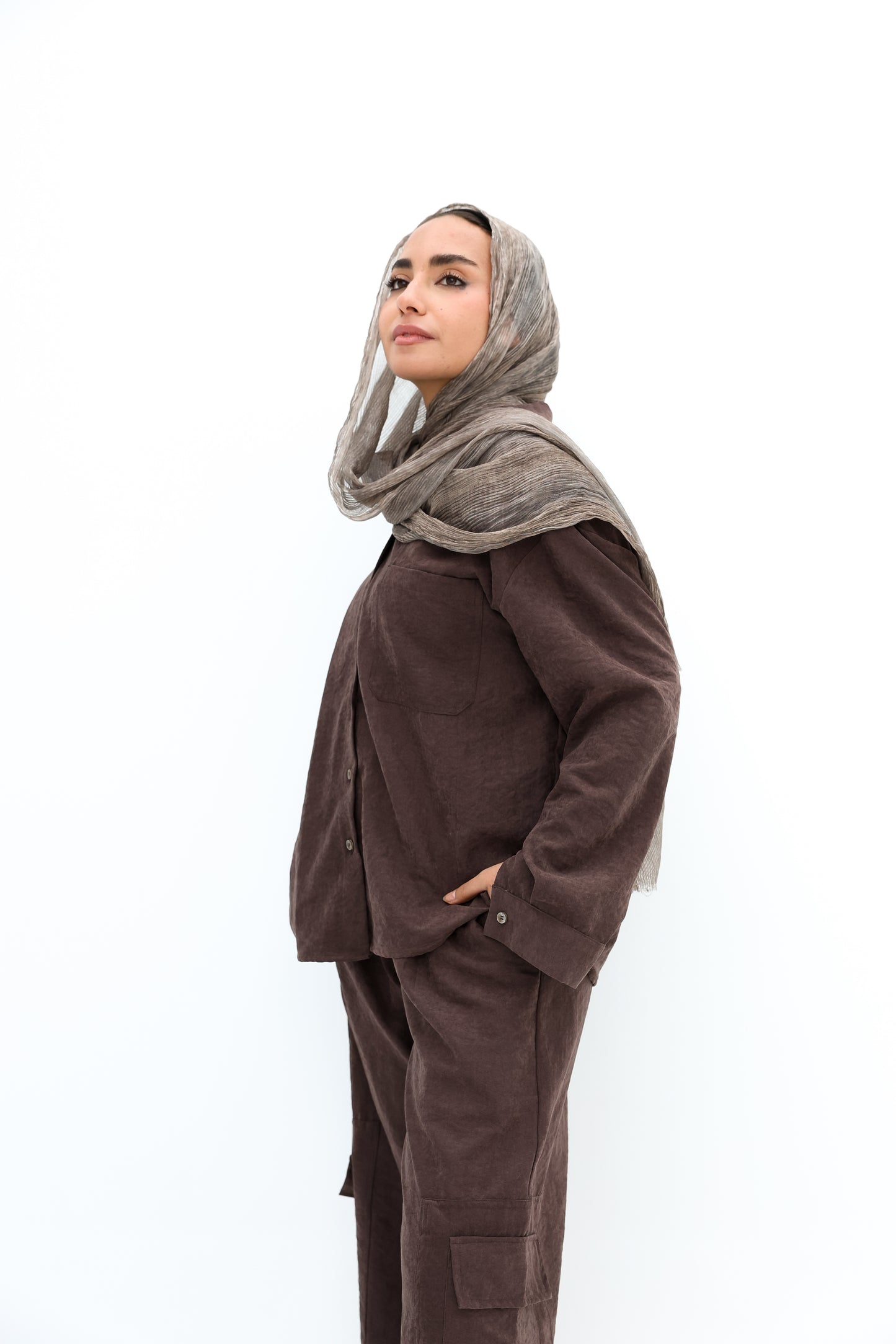 Versatile Cobra-fabric shirt in Mocha