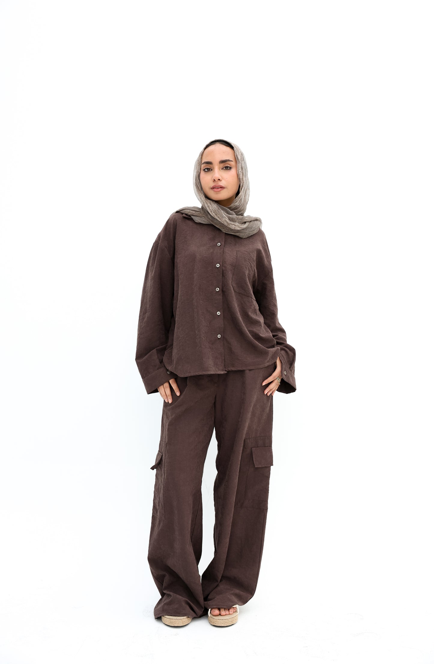Versatile Cobra-fabric shirt in Mocha