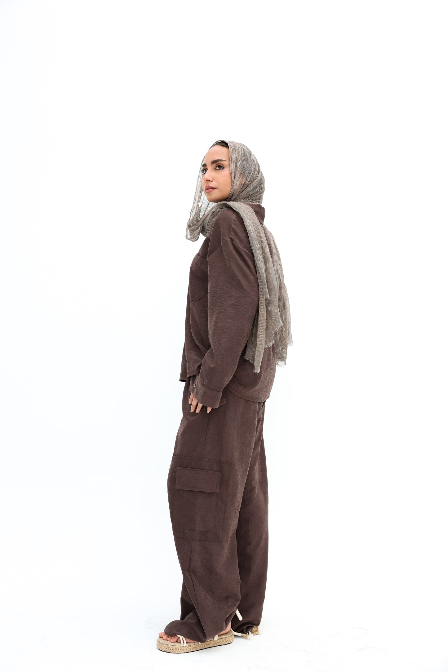 Versatile Cobra-fabric shirt in Mocha