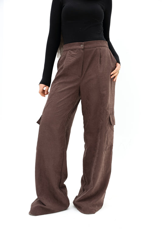 "Versatile Cobra-fabric pants in Mocha  سروال من خامة الكوبرا بلون موكا.