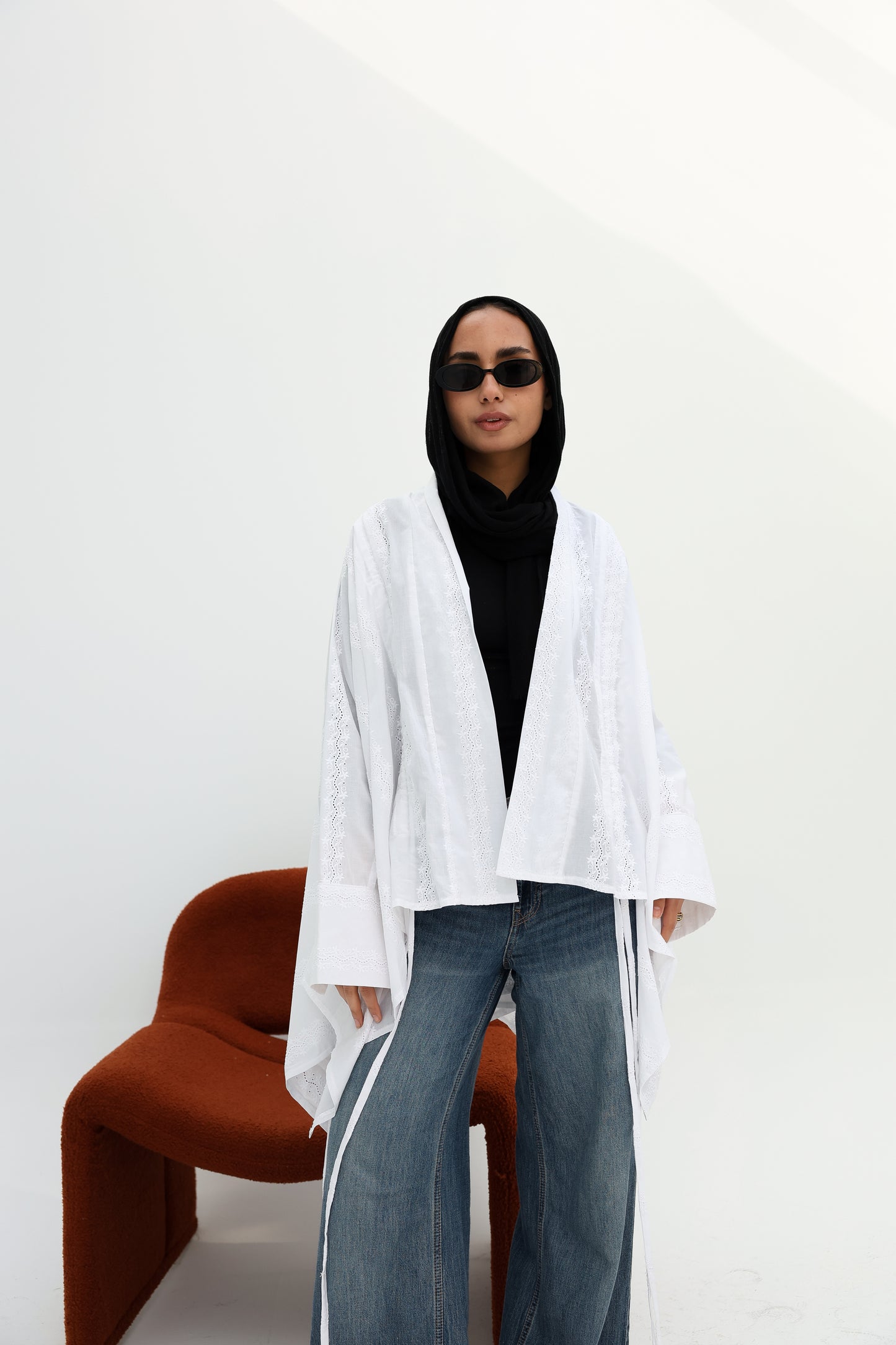 Richelieu lace cardigan in white