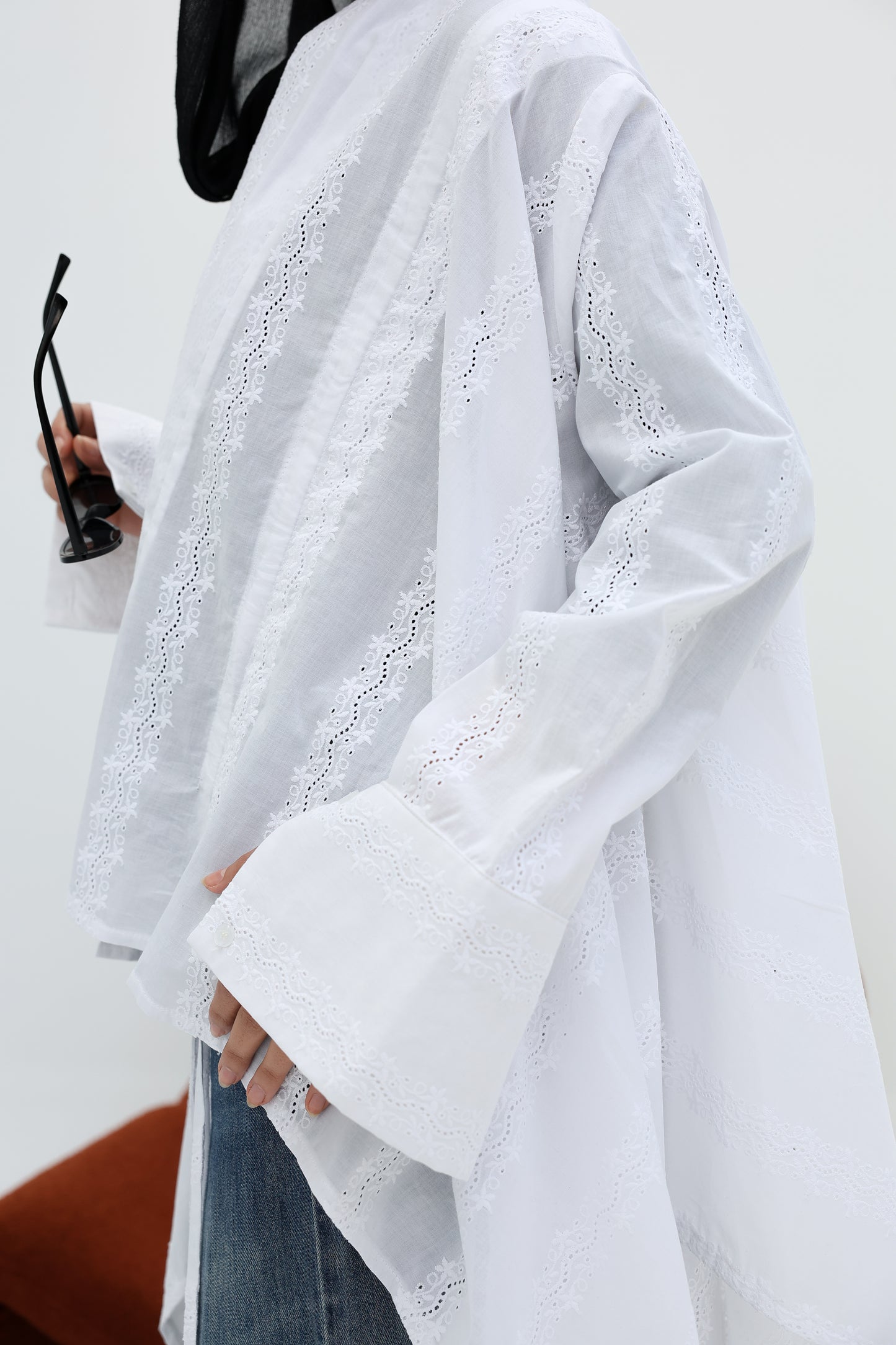 Richelieu lace cardigan in white