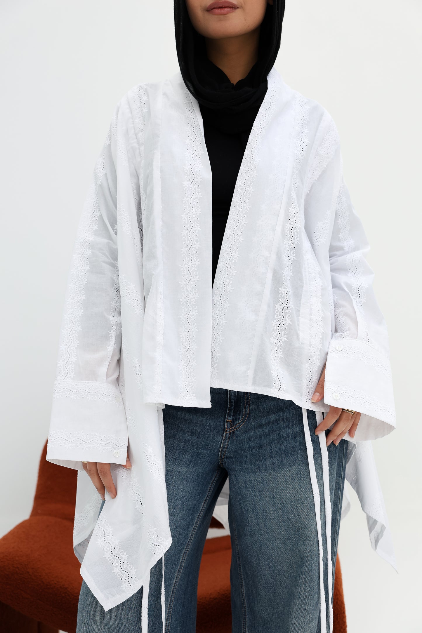 Richelieu lace cardigan in white