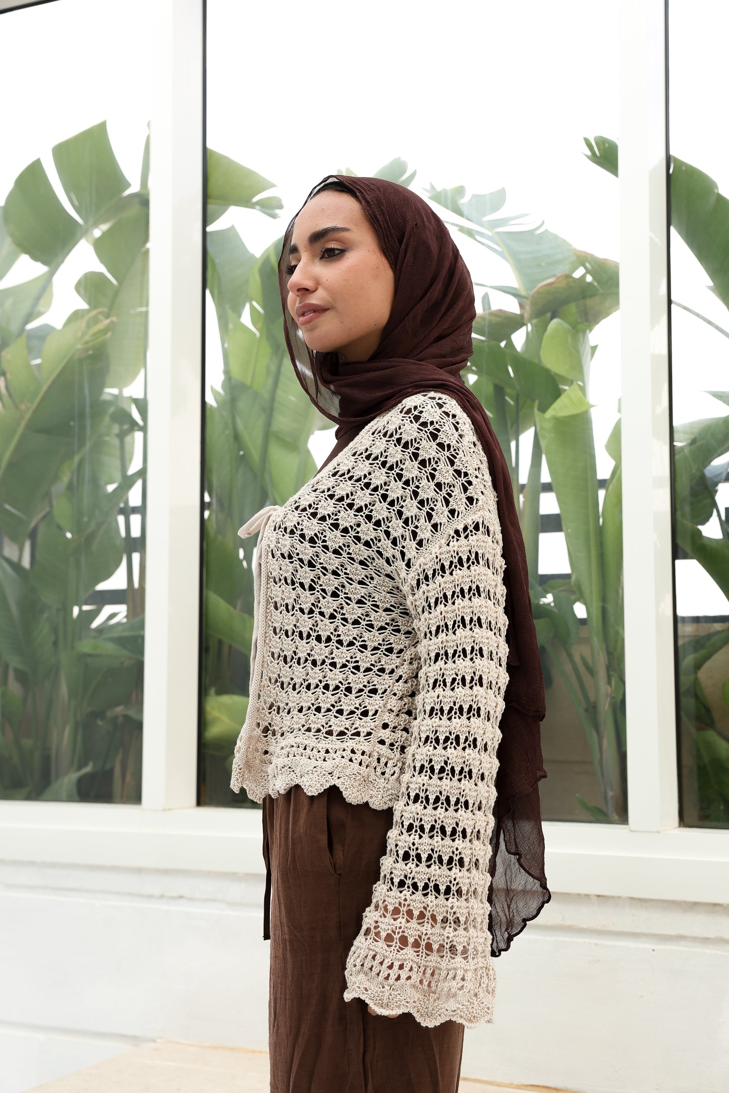 Knitted cardigan in beige كاردجن من التريكو باللون البيج