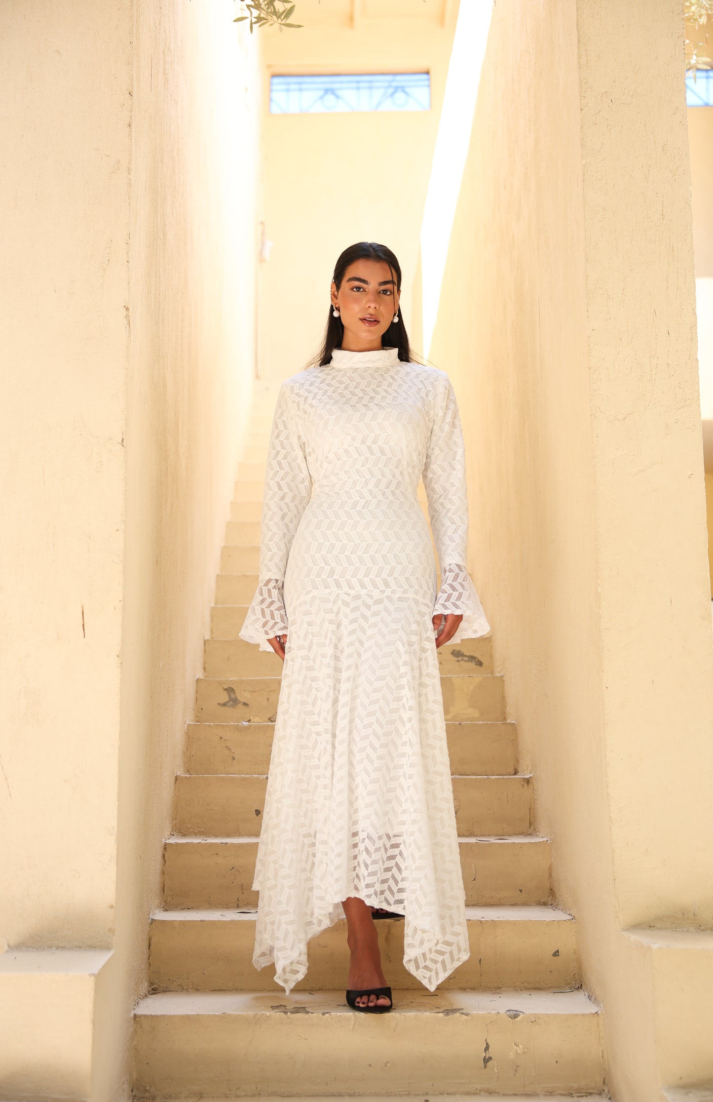 Lace lines dress in white fully lined *