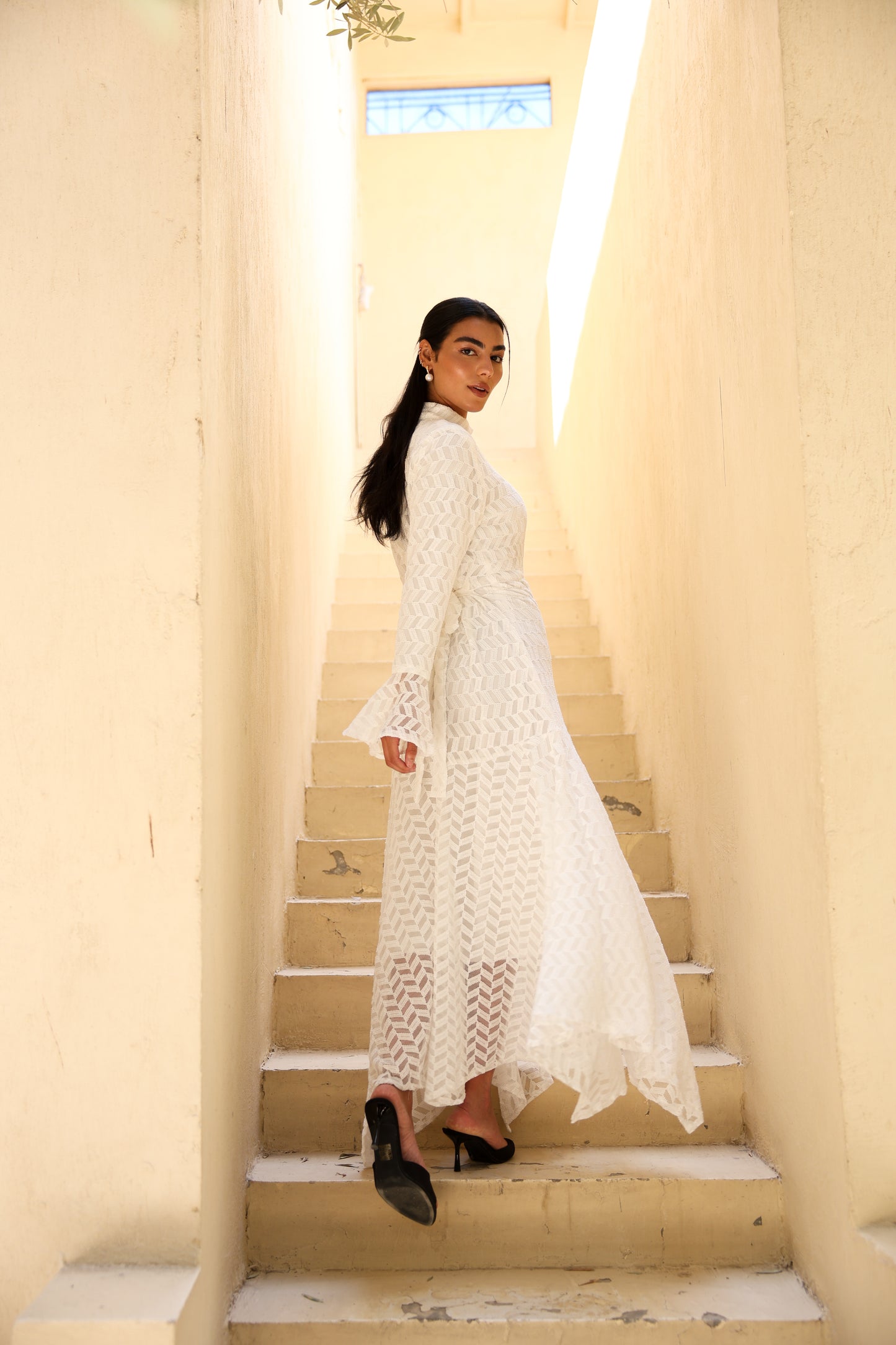 Lace lines dress in white fully lined *