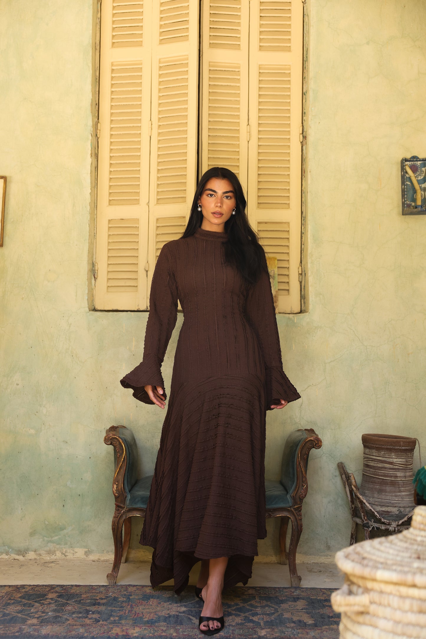 Lace wave dress in brown