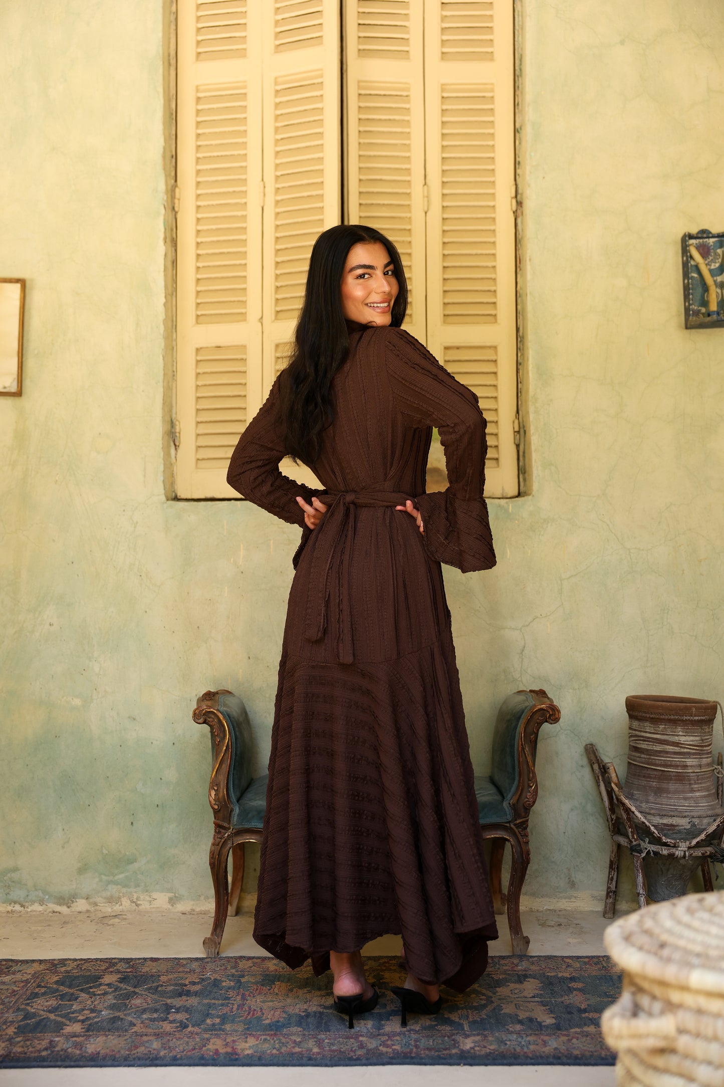 Lace wave dress in brown