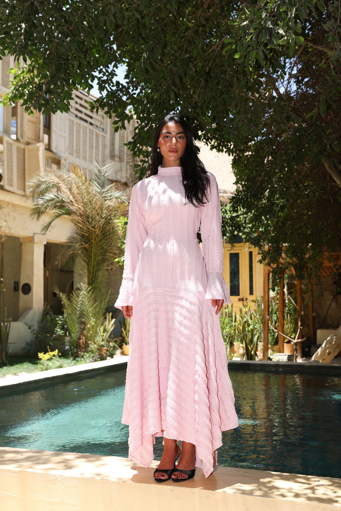 Lace wave dress in Pink