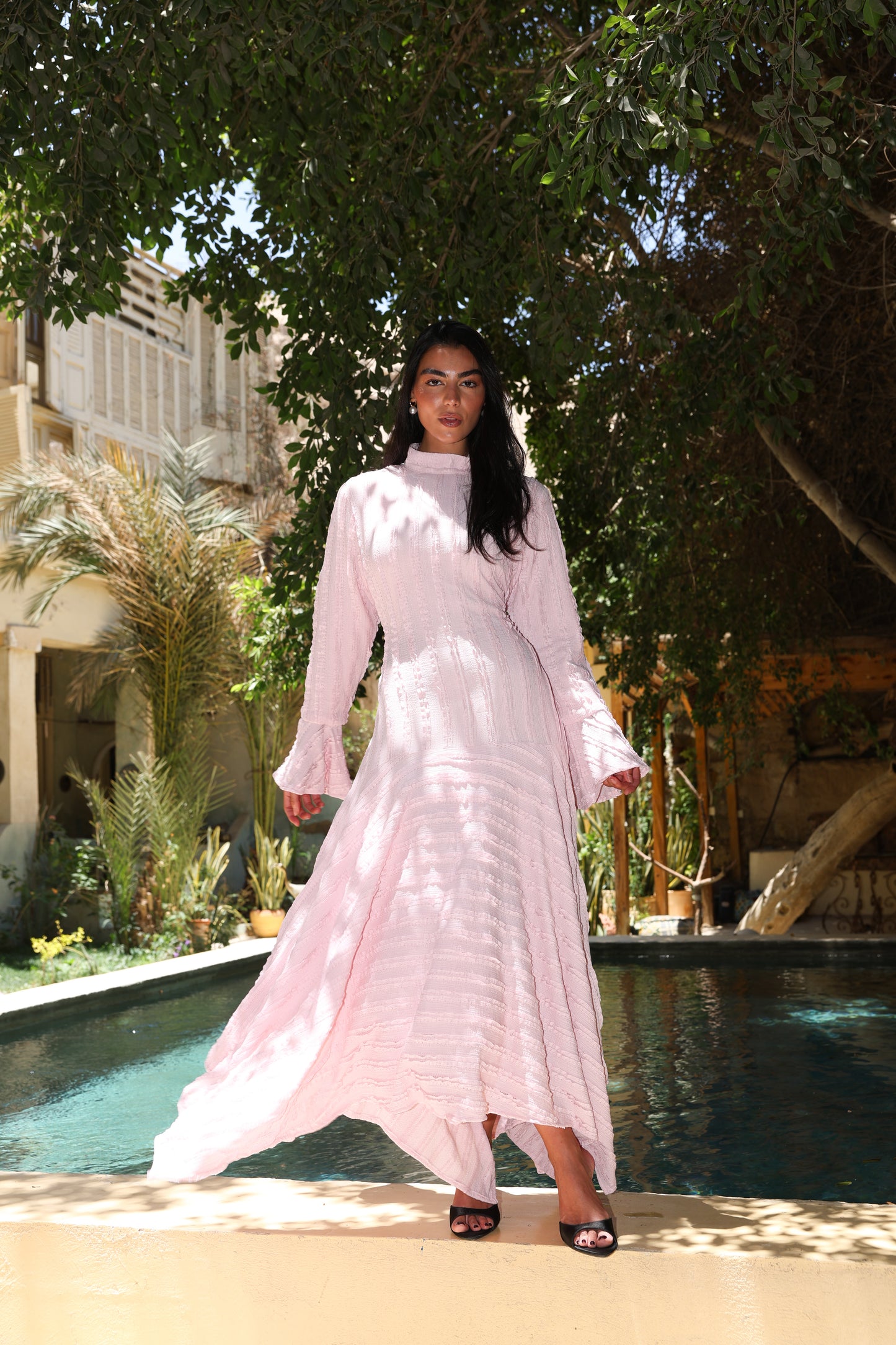 Lace wave dress in Pink