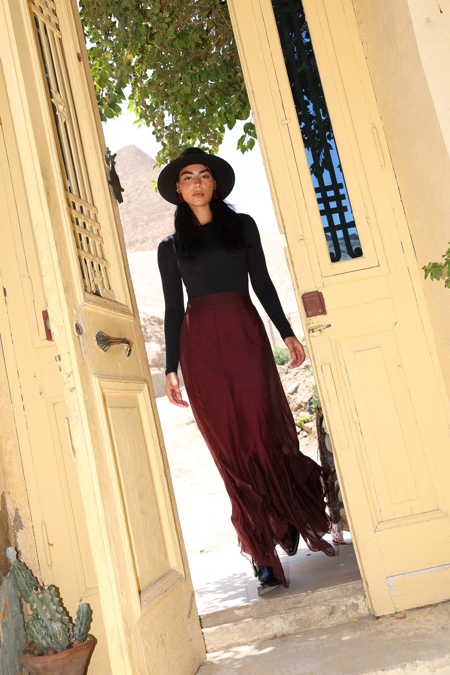 Fluid skirt in burgundy lined **