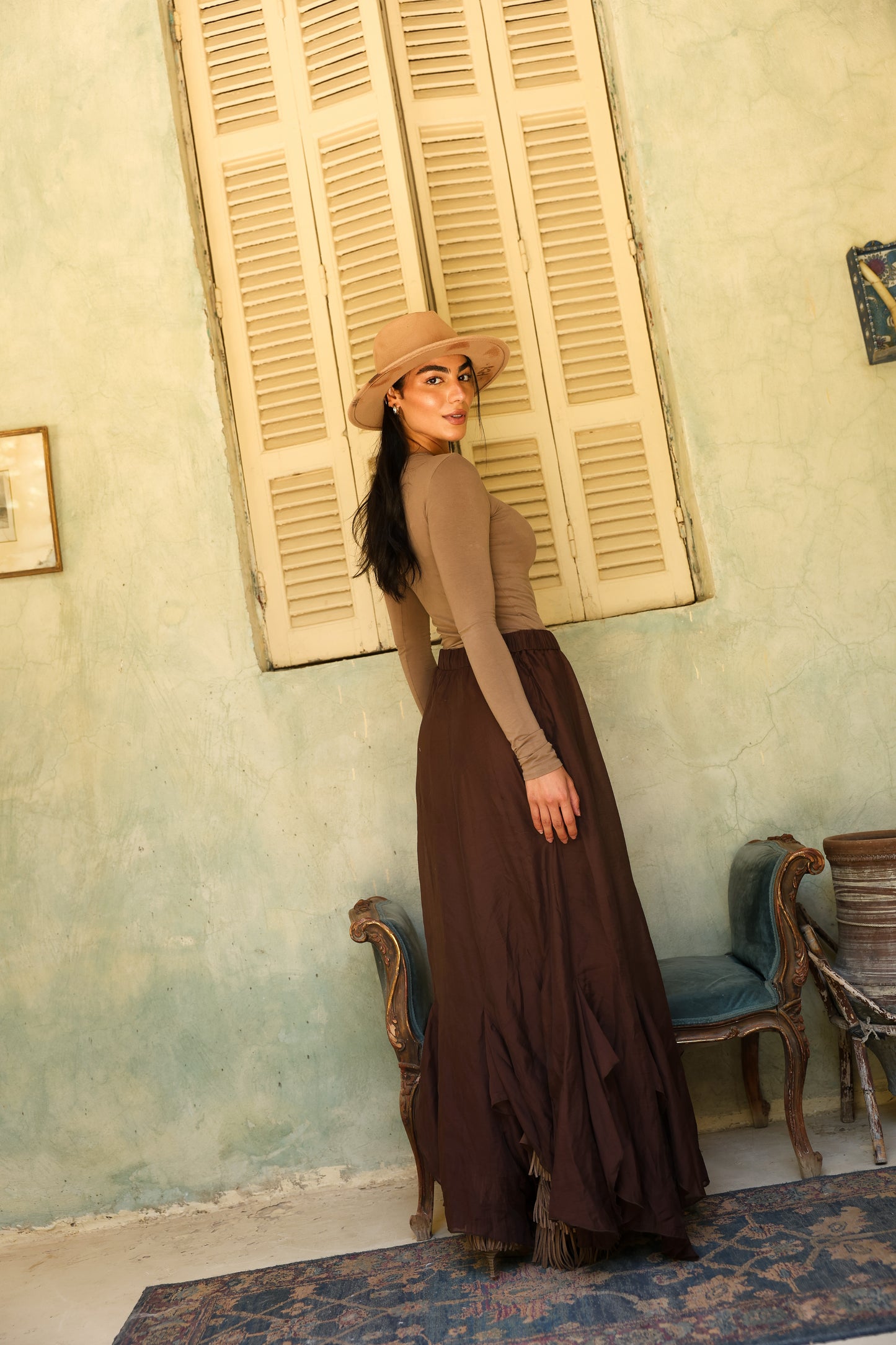 Fluid skirt in brown lined **