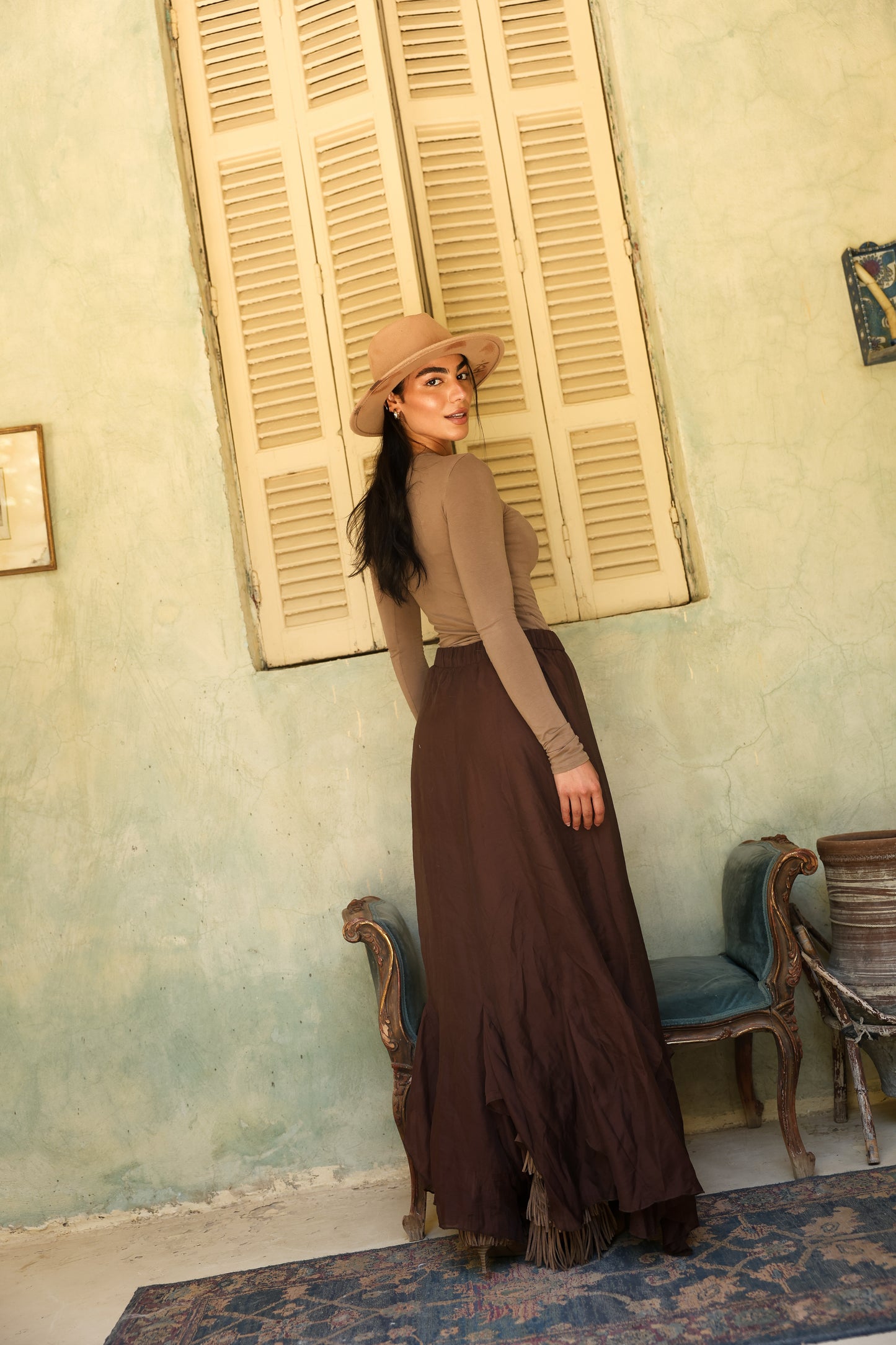 Fluid skirt in brown lined **