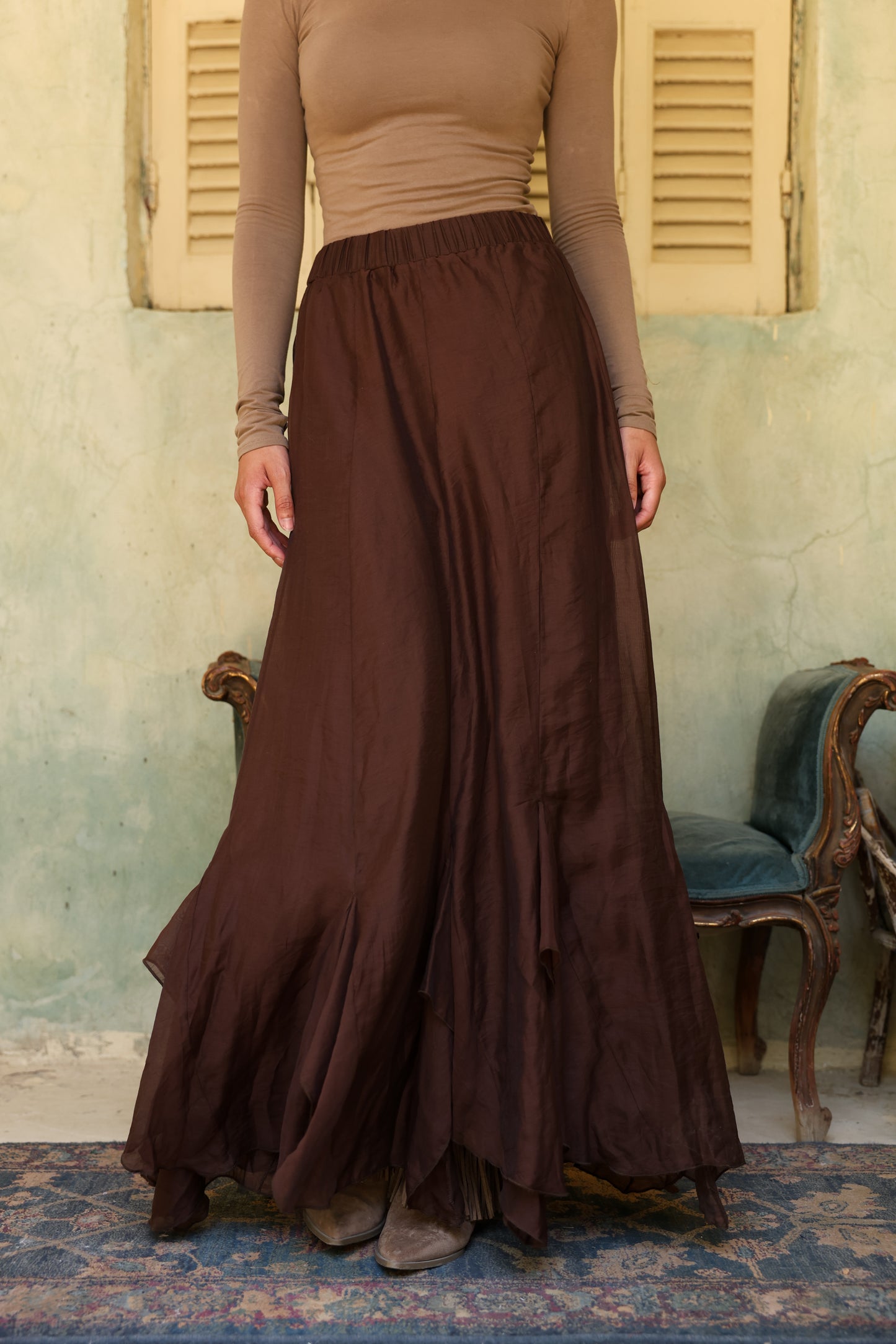 Fluid skirt in brown lined **