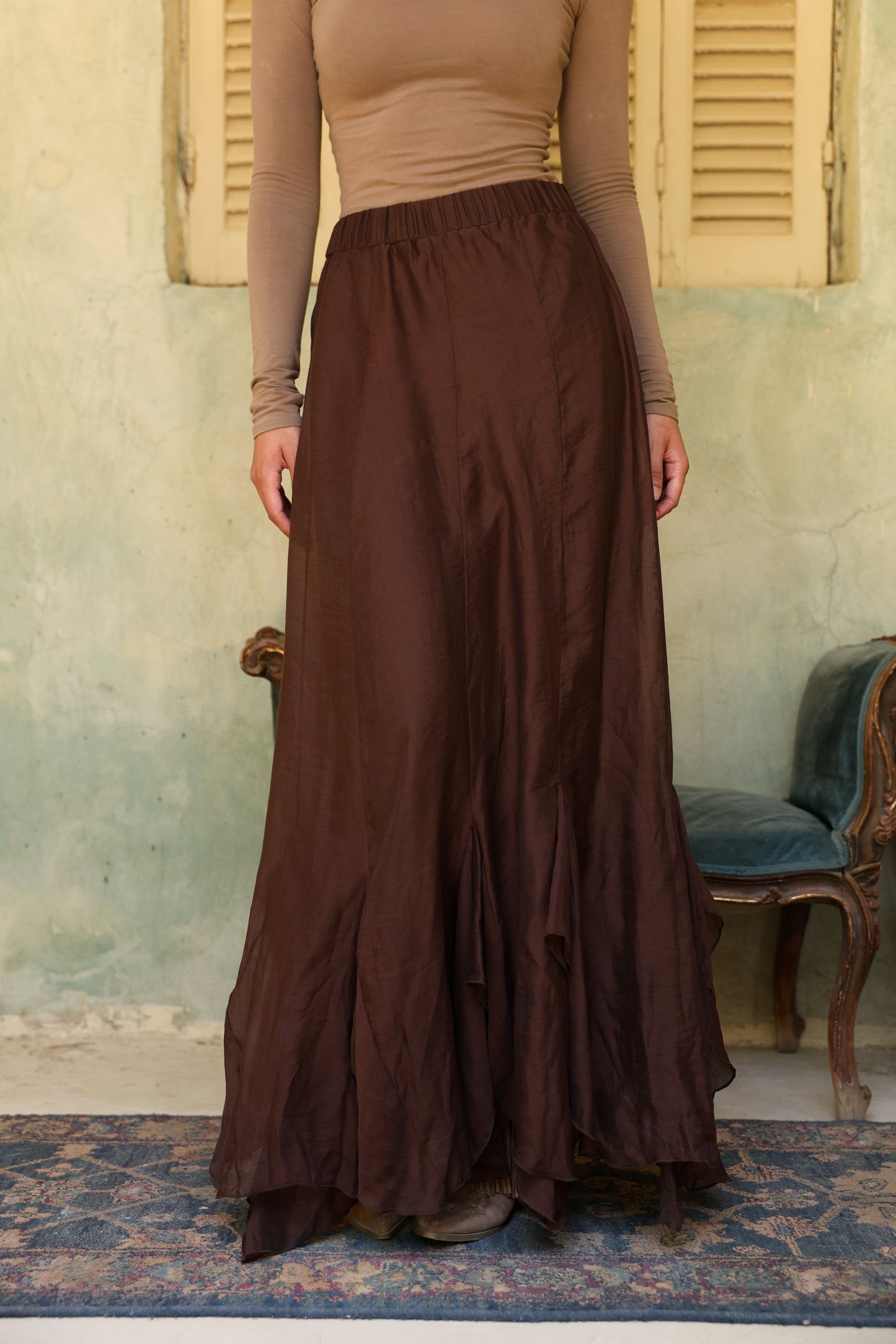 Fluid skirt in brown lined **