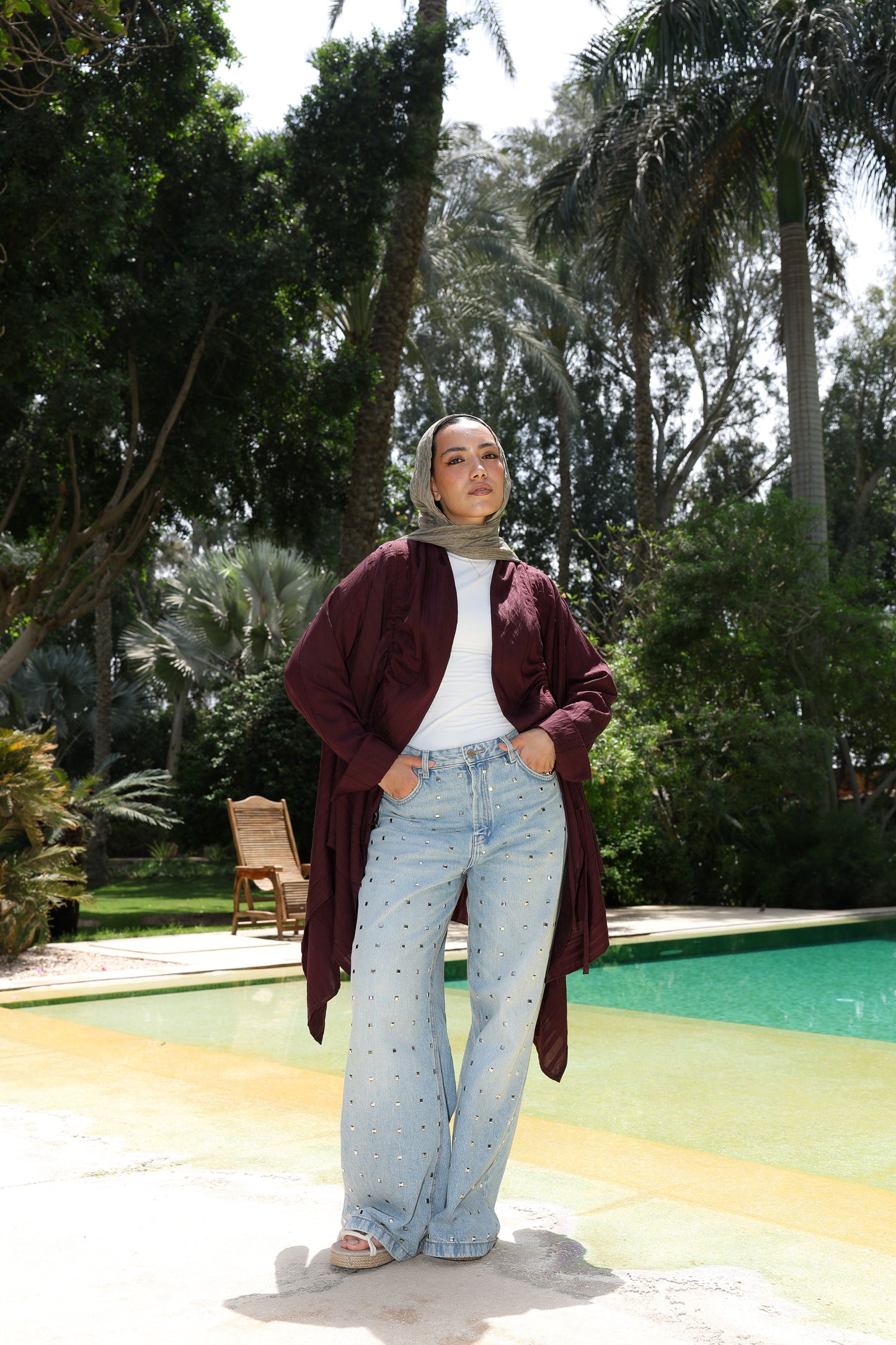 The Signature cardigan in linen burgundy