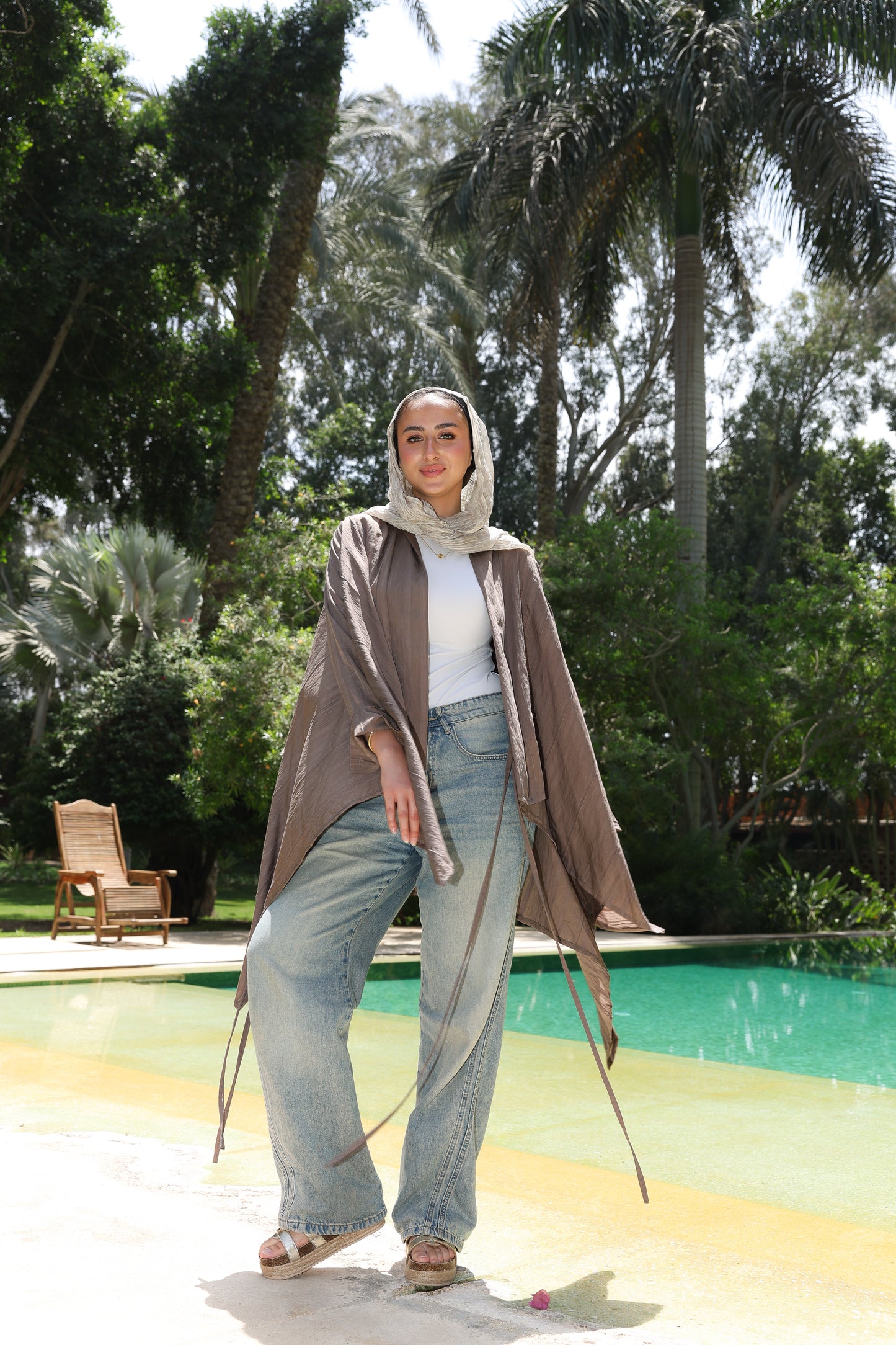 The Signature cardigan in linen latte
