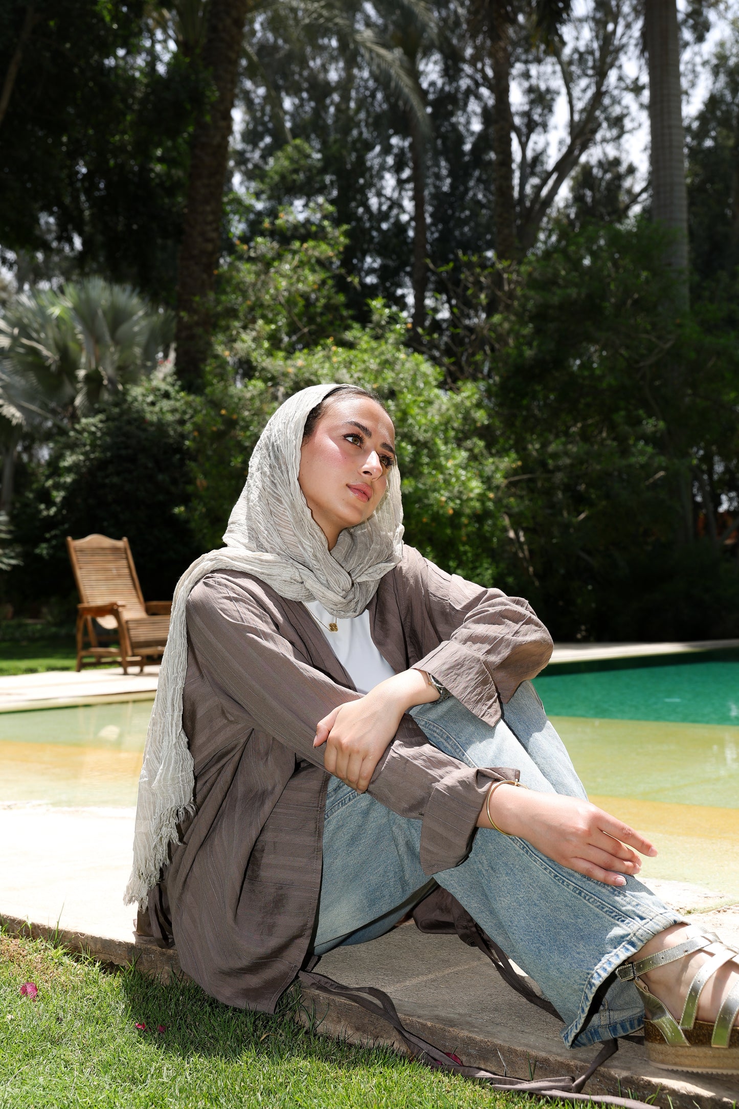 The Signature cardigan in linen latte
